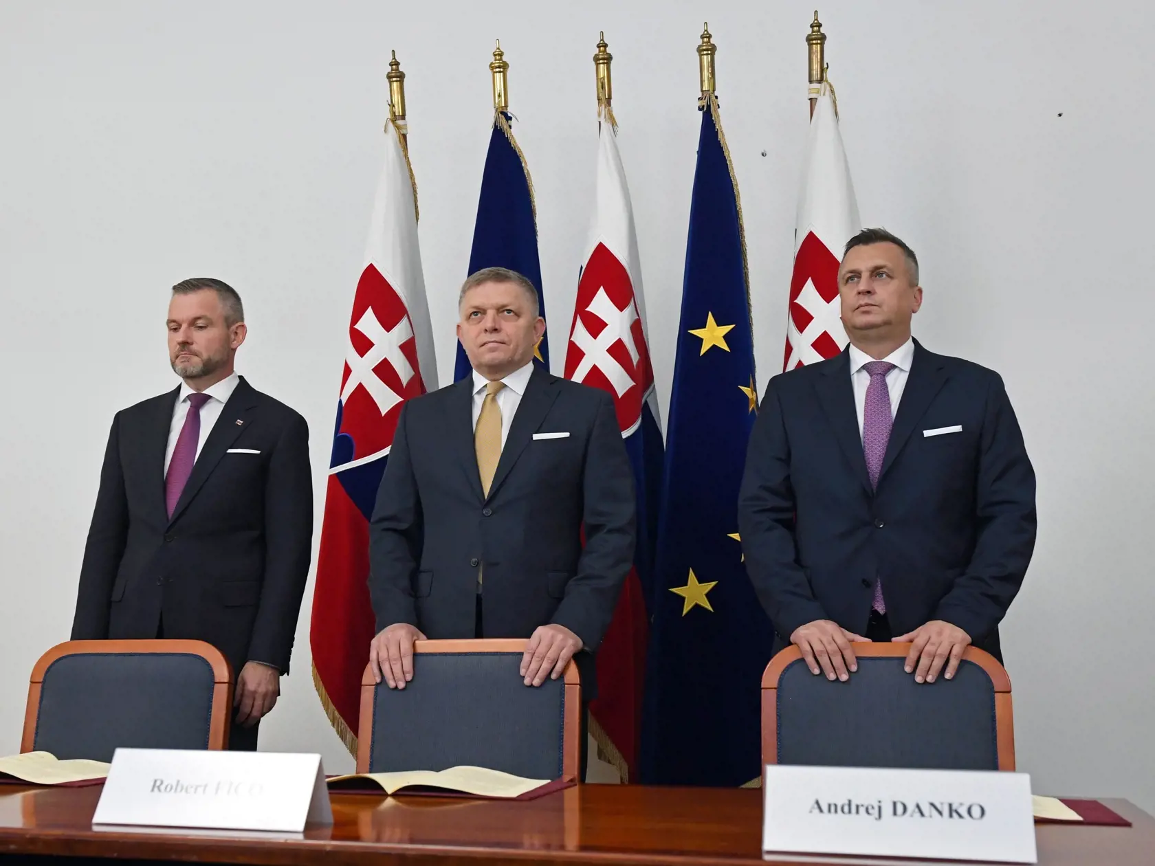 Koaličná zmluva sa podpisovala 16.10.2023. Bude sa teraz otvárať?