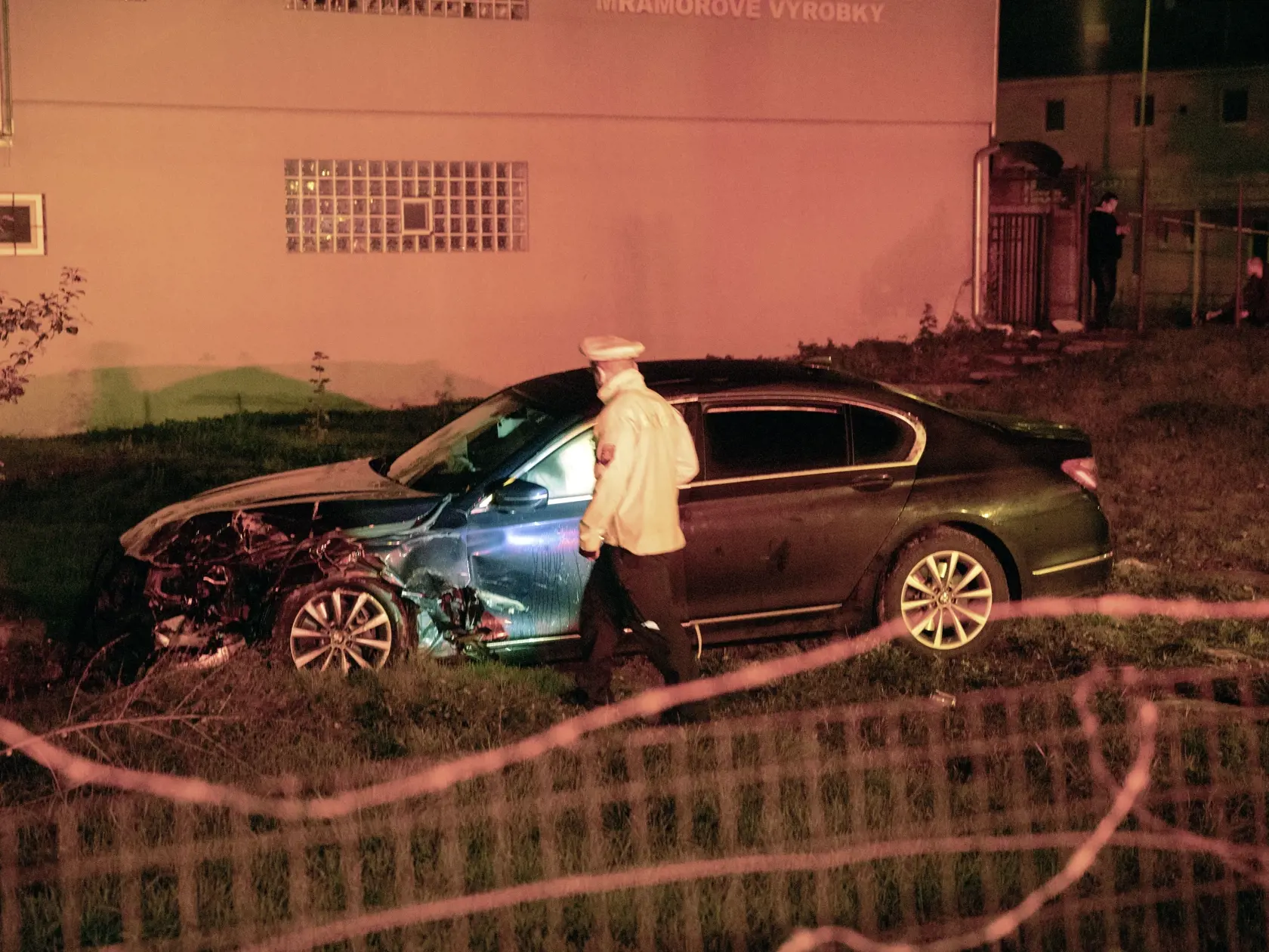 Kollár skončil po havárii s ťažkými zraneniami a zlomenou krčnou chrbticou. Aj to je dôvod, prečo by zápas nemohol absolvovať.