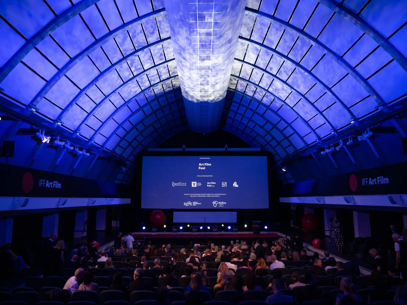 Na snímke atmosféra v Kunsthalle počas otváracieho ceremoniálu 30. ročníka Medzinárodného filmového festivalu MFF Art Film Košice 2024, v Košiciach 21. júna 2024. FOTO TASR - Veronika Mihaliková