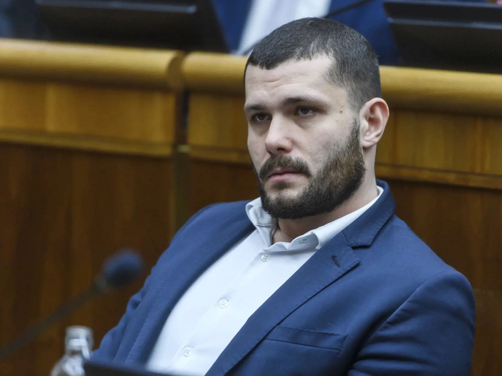 Vyhrážkam čelil aj poslanec NR SR Richard Glück (Smer-SD).
