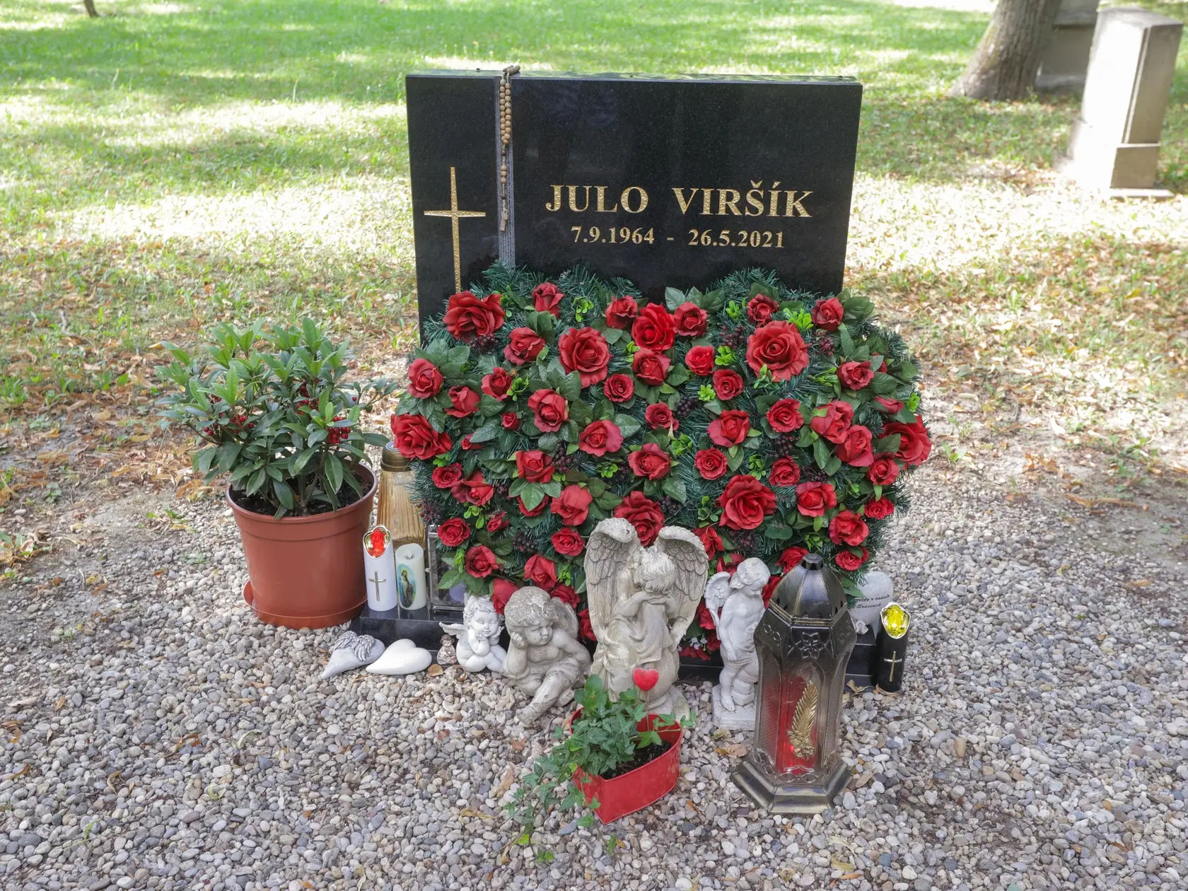 Na snímke hrob Jula Viršíka