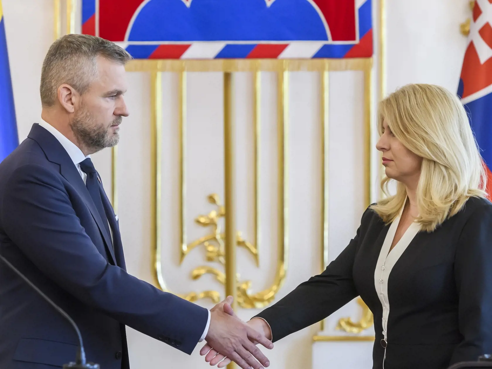 Na snímke zľava novozvolený prezident SR Peter Pellegrini a prezidentka SR Zuzana Čaputová počas vyhlásenia k atentátu na premiéra SR Roberta Fica (Smer-SD) v Bratislave 16. mája 2024. FOTO TASR - Jaroslav Novák