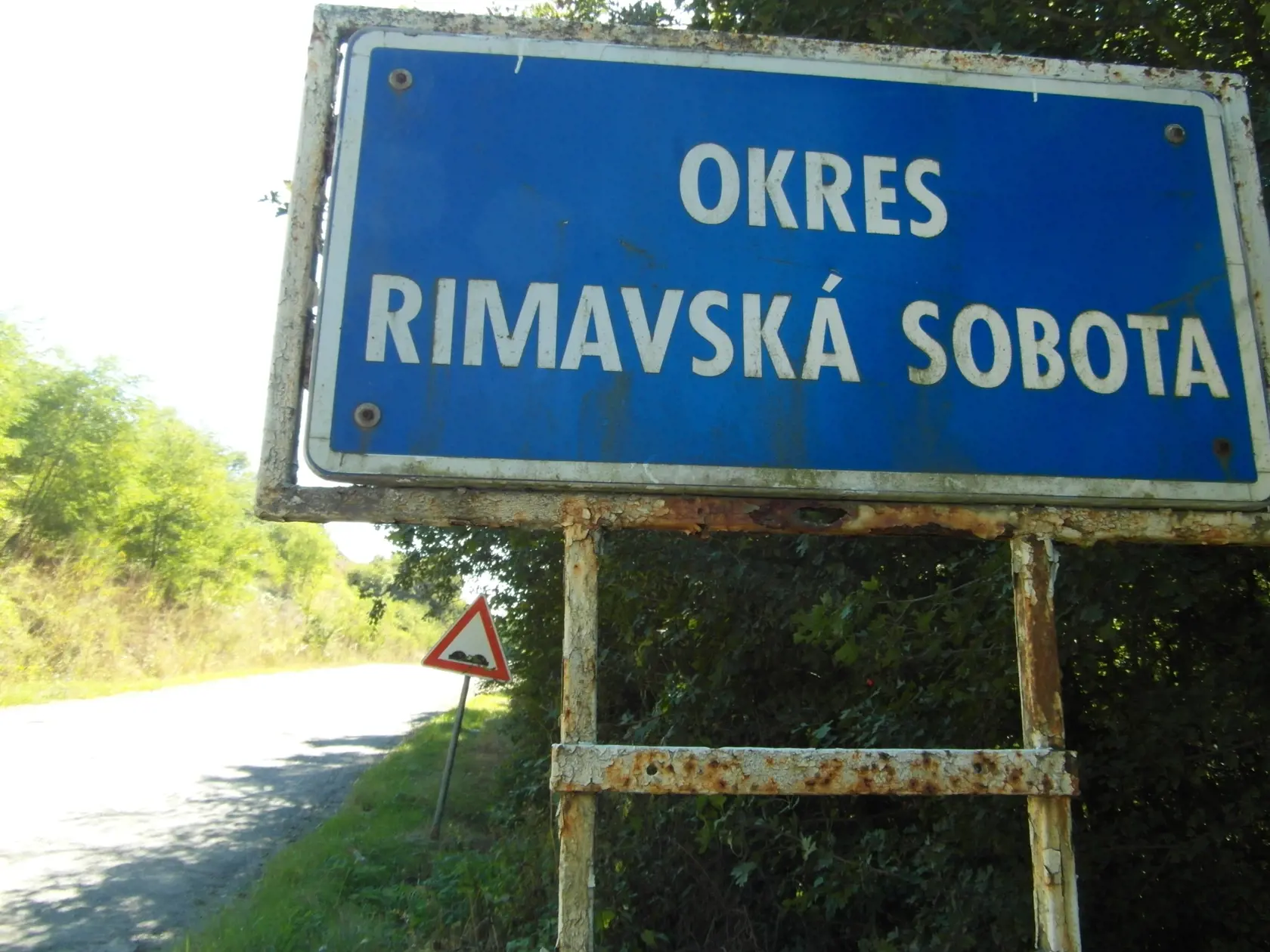 Najviac potravinových balíčkov pôjde do okresu Rimavská Sobota, a to 5440, nasledujú okresy Spišská Nová Ves, Košice-okolie, Trebišov a päticu okresov s najvyšším počtom potravinových balíčkov uzatvára Kežmarok, vymenovalo ústredie práce. Hygienických balíčkov je najviac vyčlenených pre okres Rimavská Sobota, a to 4119. Nasledujú okresy Spišská Nová Ves, Košice-okolie, Trebišov a päticu okresov s najvyšším počtom hygienických balíčkov uzatvára Kežmarok.