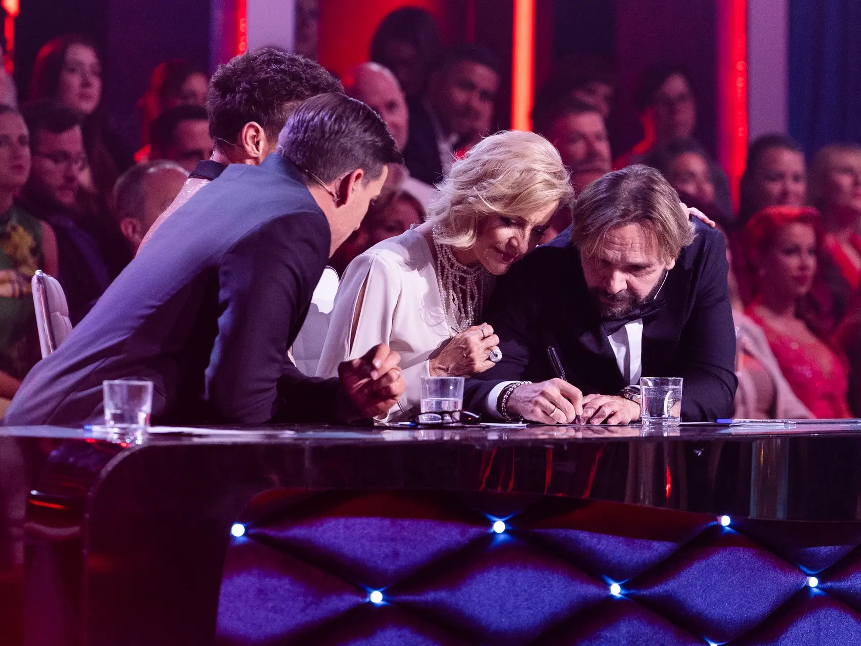 Porota Ján Ďurovčík, Tatiana Drexler, Adam Bardy a Leoš Mareš počas deviateho kola Let's dance 2025.
