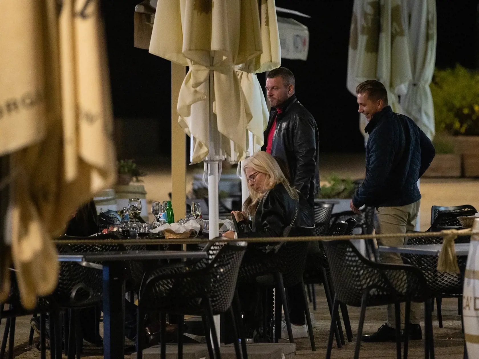 Oslava 45. narodenín Petra Pellegriniho v jednom z bratislavských podnikov. 