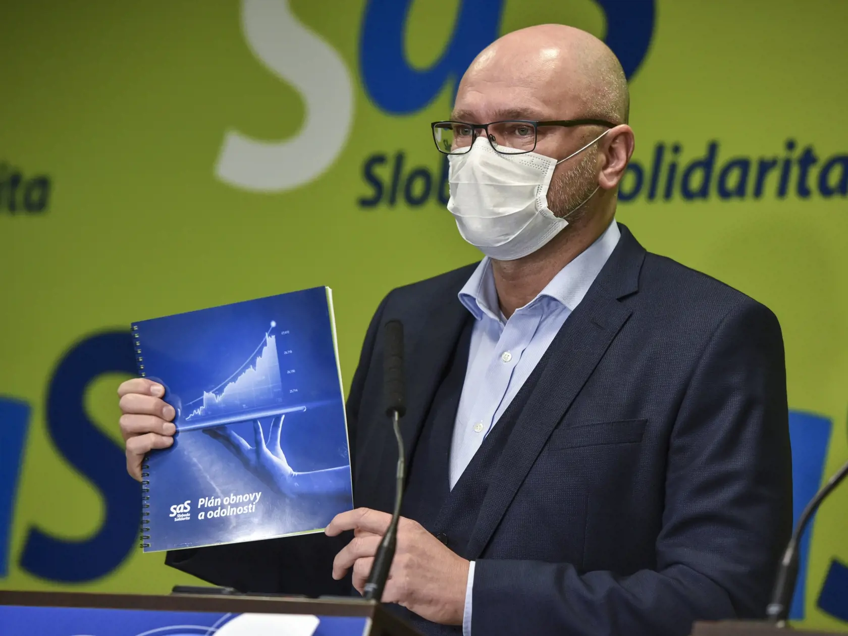 Na snímke predseda SaS a minister hospodárstva SR Richard Sulík počas tlačovej konferencie, na ktorej predstavili plán obnovy v Bratislave v piatok 4. decembra 2020. FOTO TASR - Pavol Zachar