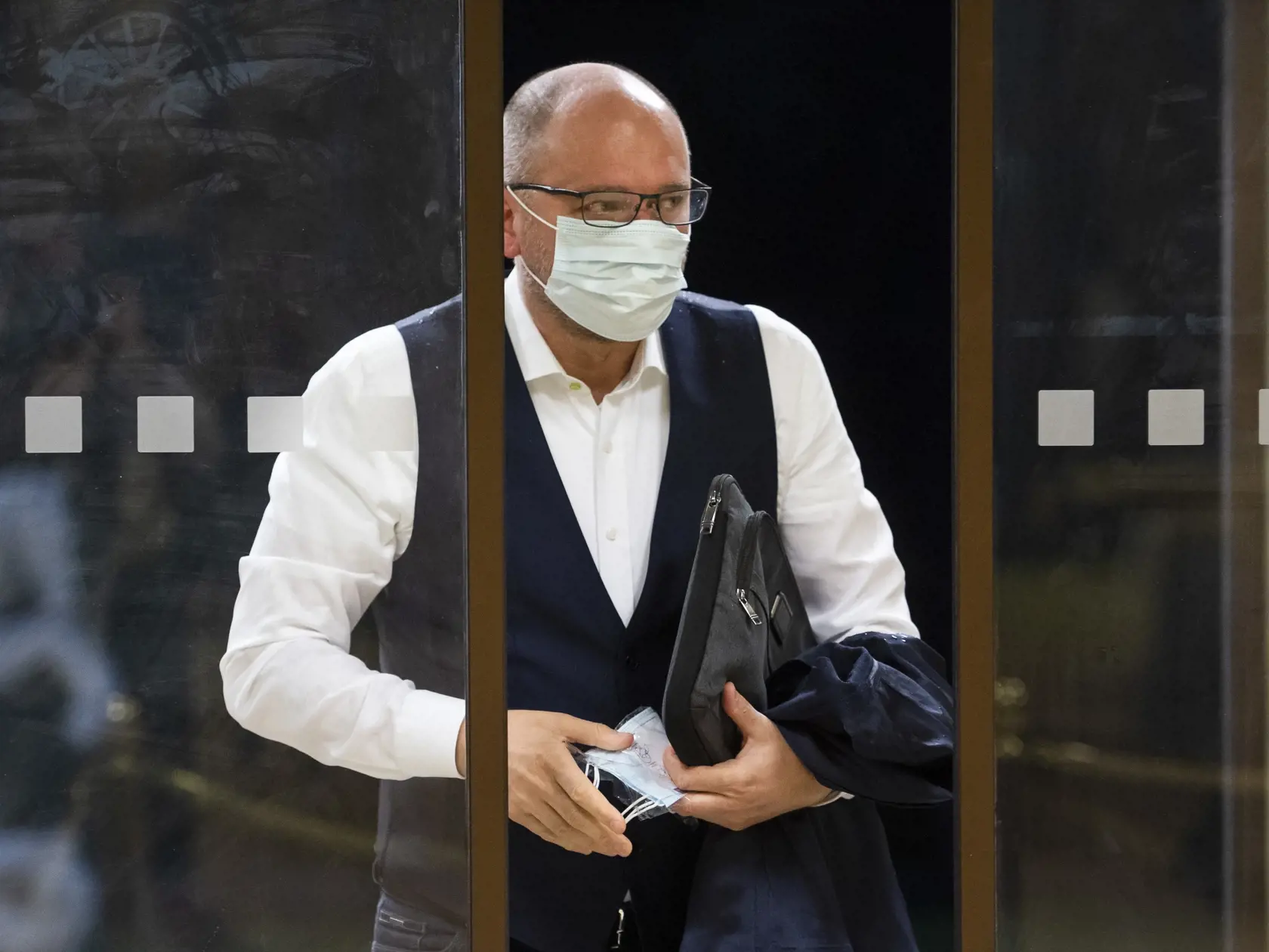 Na snímke minister hospodárstva SR a prvý podpredseda vlády pre ekonomiku SR Richard Sulík (SAS) prichádza na 43. rokovanie vlády SR v Bratislave 14. októbra 2020. FOTO TASR - Jaroslav Novák