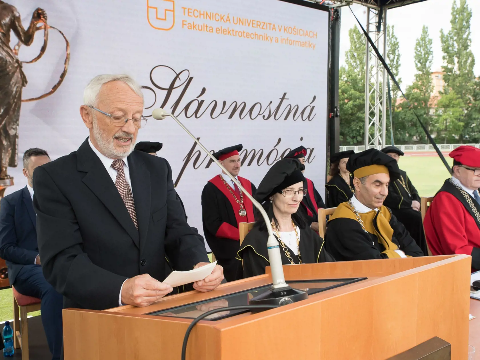 Zlatá promócia je niečo ojedinelé, čo doteraz Alma Mater nezažila.