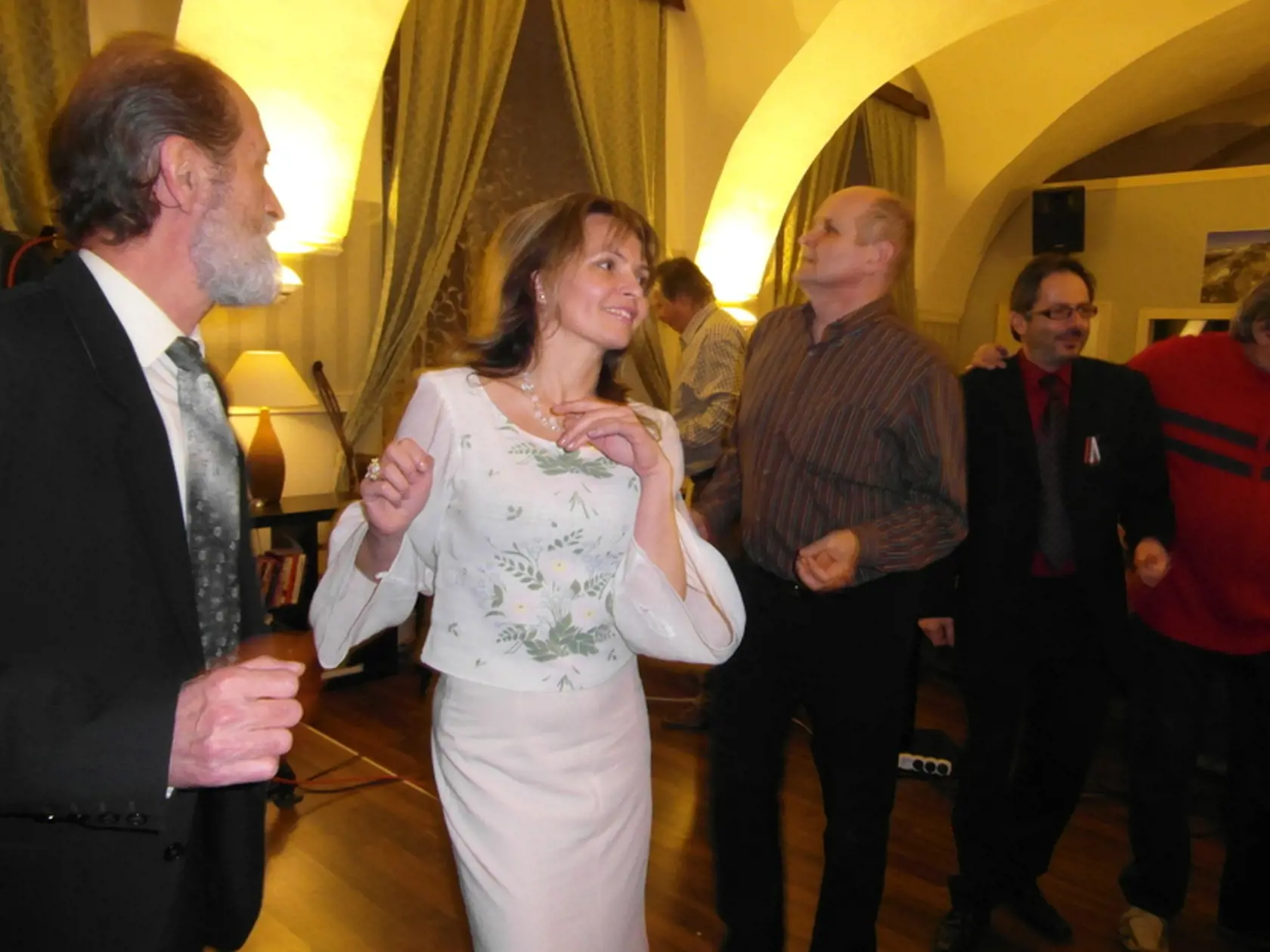 Prezidentské voľby 2014: Helena Mezenská si počas volebnej noci takto zatancovala.