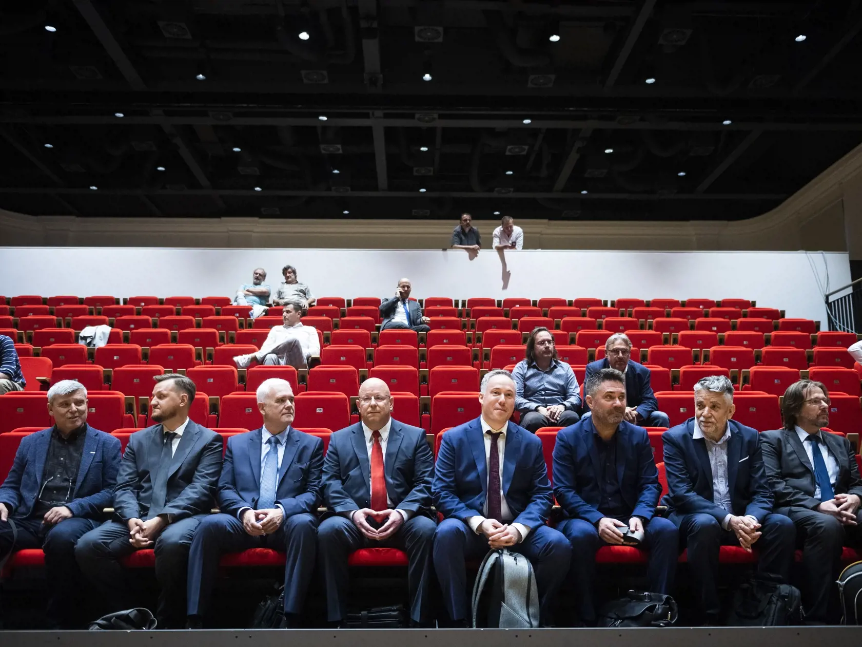 Na snímke kandidáti zľava Vladimír Seman, Peter Badač, Ivan Golian, Jaroslav Rezník, Daniel Živica, Tibor Búza, Ľuboš Machaj a Peter Janků počas verejného vypočutia kandidátov na generálneho riaditeľa RTVS na Výbore NR SR pre kultúru a médiá v Bratislave 13. júna 2022.