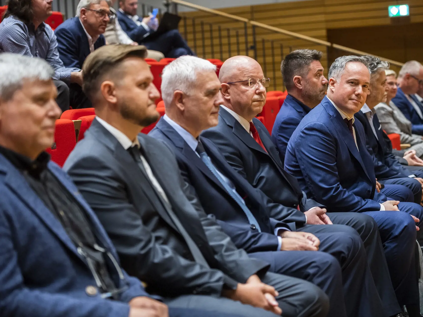 Na snímke kandidáti zľava Vladimír Seman, Peter Badač, Ivan Golian, Jaroslav Rezník, Tibor Búza, Daniel Živica, Ľuboš Machaj a Peter Janků (nie je na snímke) počas verejného vypočutia kandidátov na generálneho riaditeľa RTVS na Výbore NR SR pre kultúru a médiá v Bratislave 13. júna 2022.