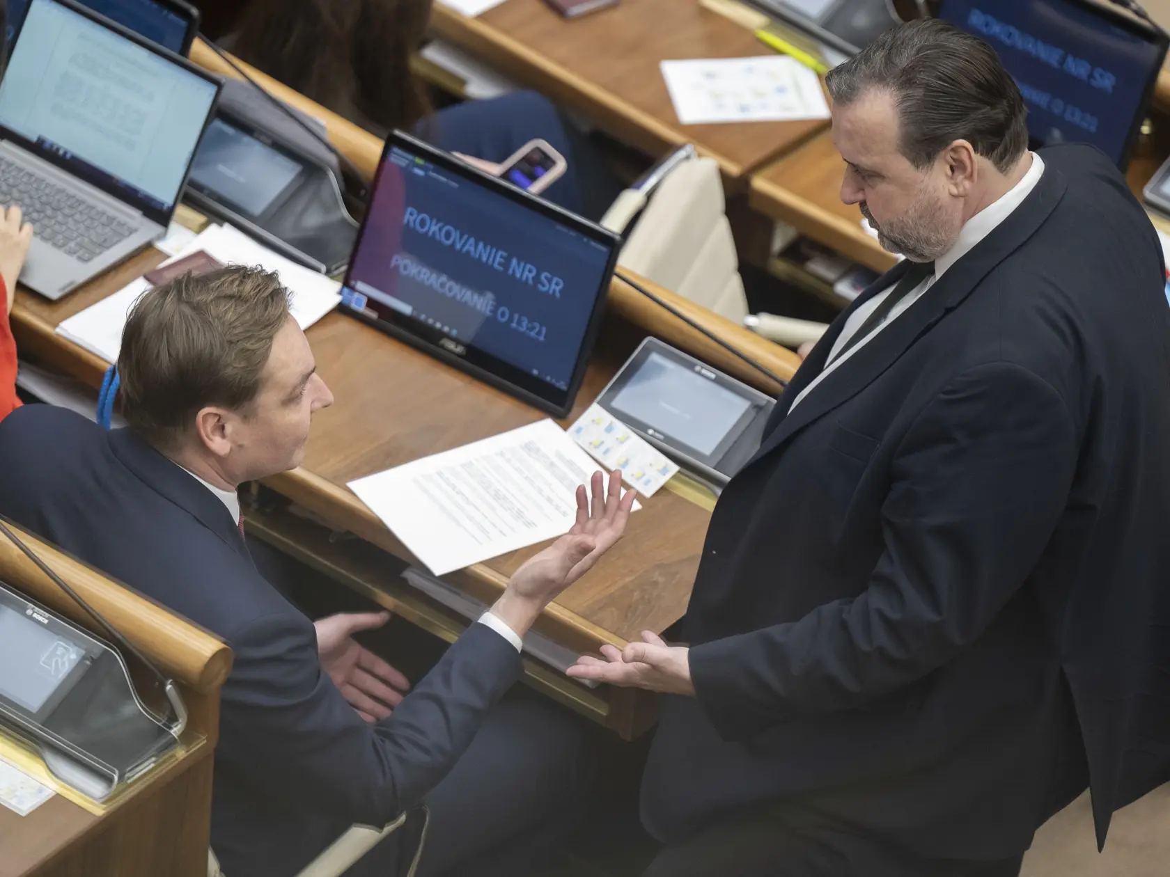 Poslanec NR SR za PS Branislav Vančo. Práve jemu bude robí Madej asistenta. Podľa údajov z webu NRSR si Madej zarobí mesačne 1 454,00 €.
