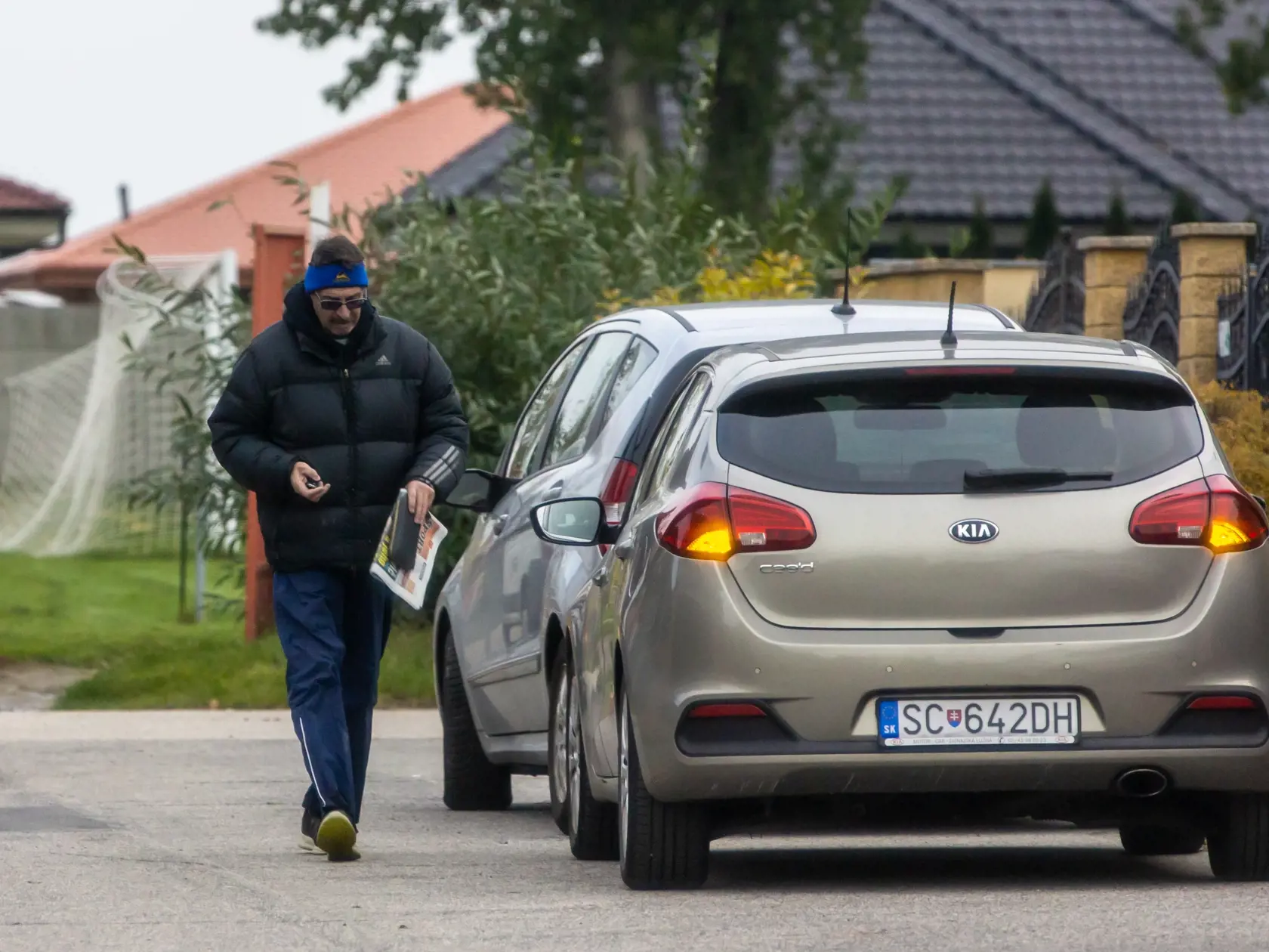 Na snímke je Dobroslav Trnka, pri svojom aute. 