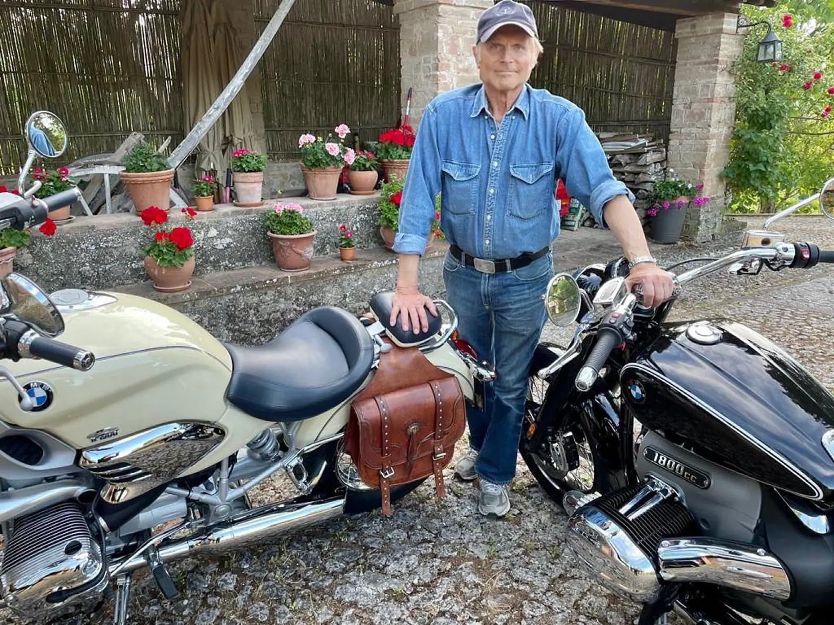 Terence miluje motorky.