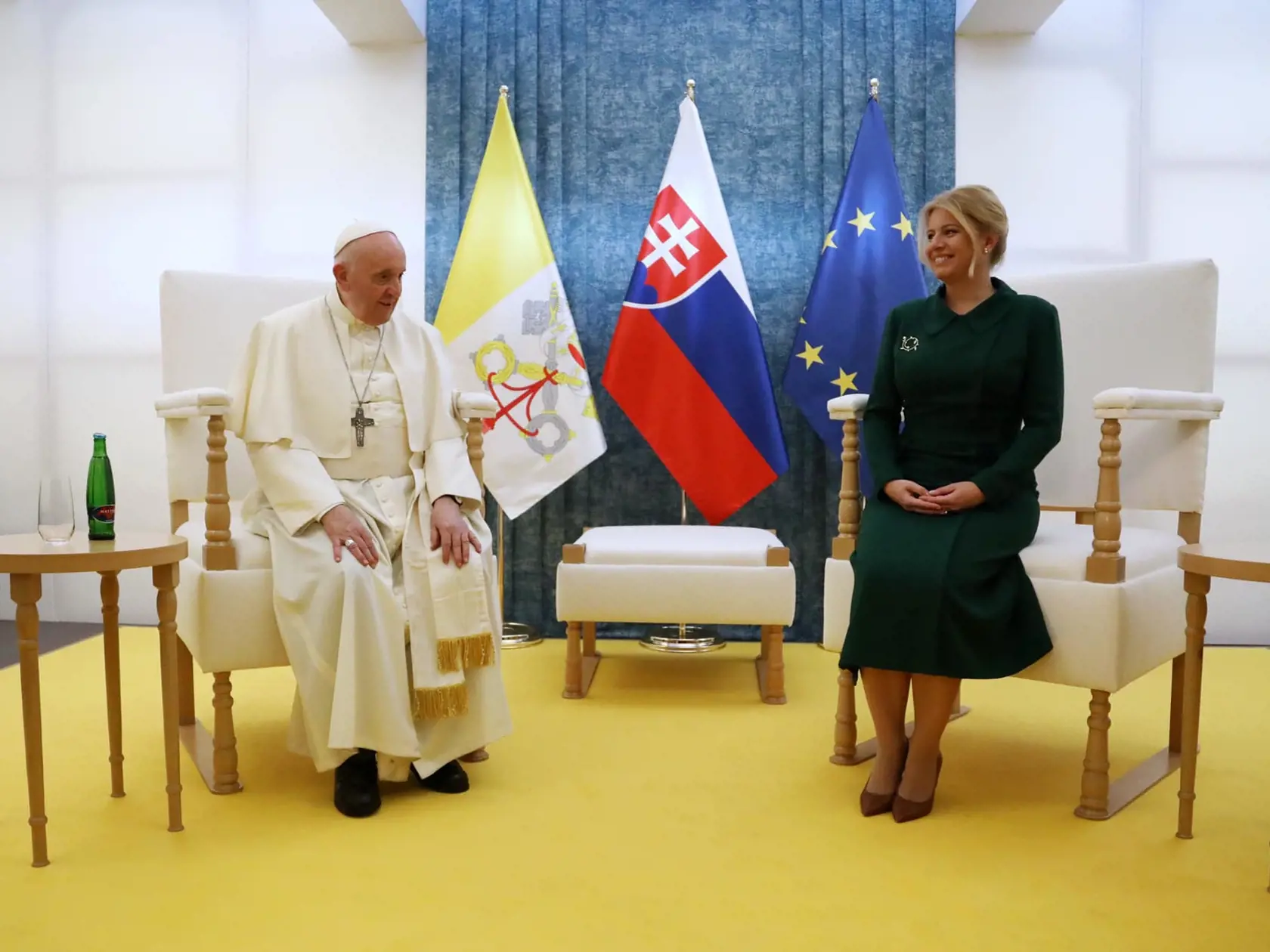 Prezidentka Zuzana Čaputová privítala Svätého Otca v Bratislave.