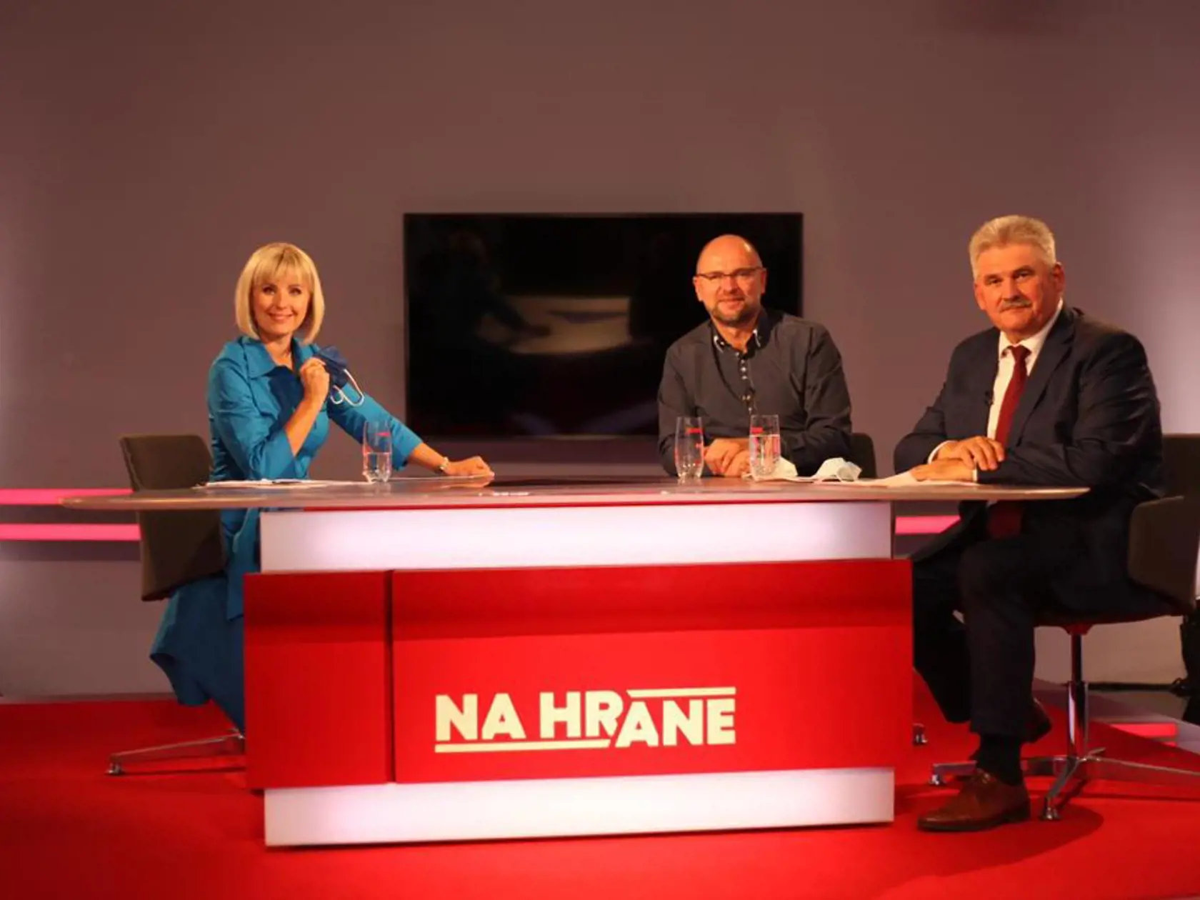 Richard Sulík meškal na živé vysielanie relácie JOJ Na hrane.