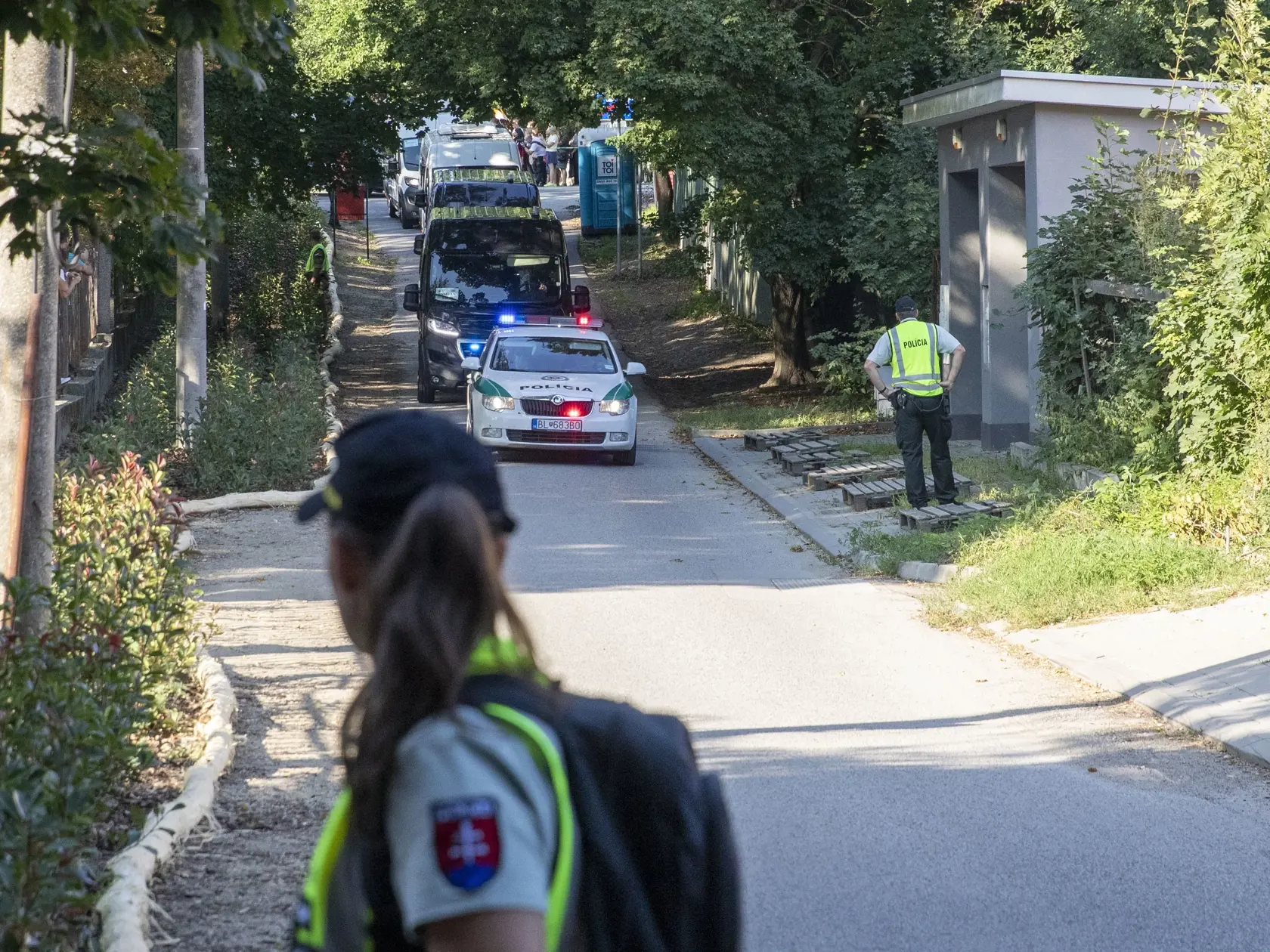Na snímke pápež František prichádza na Apoštolskú nunciatúru v Horskom parku.
