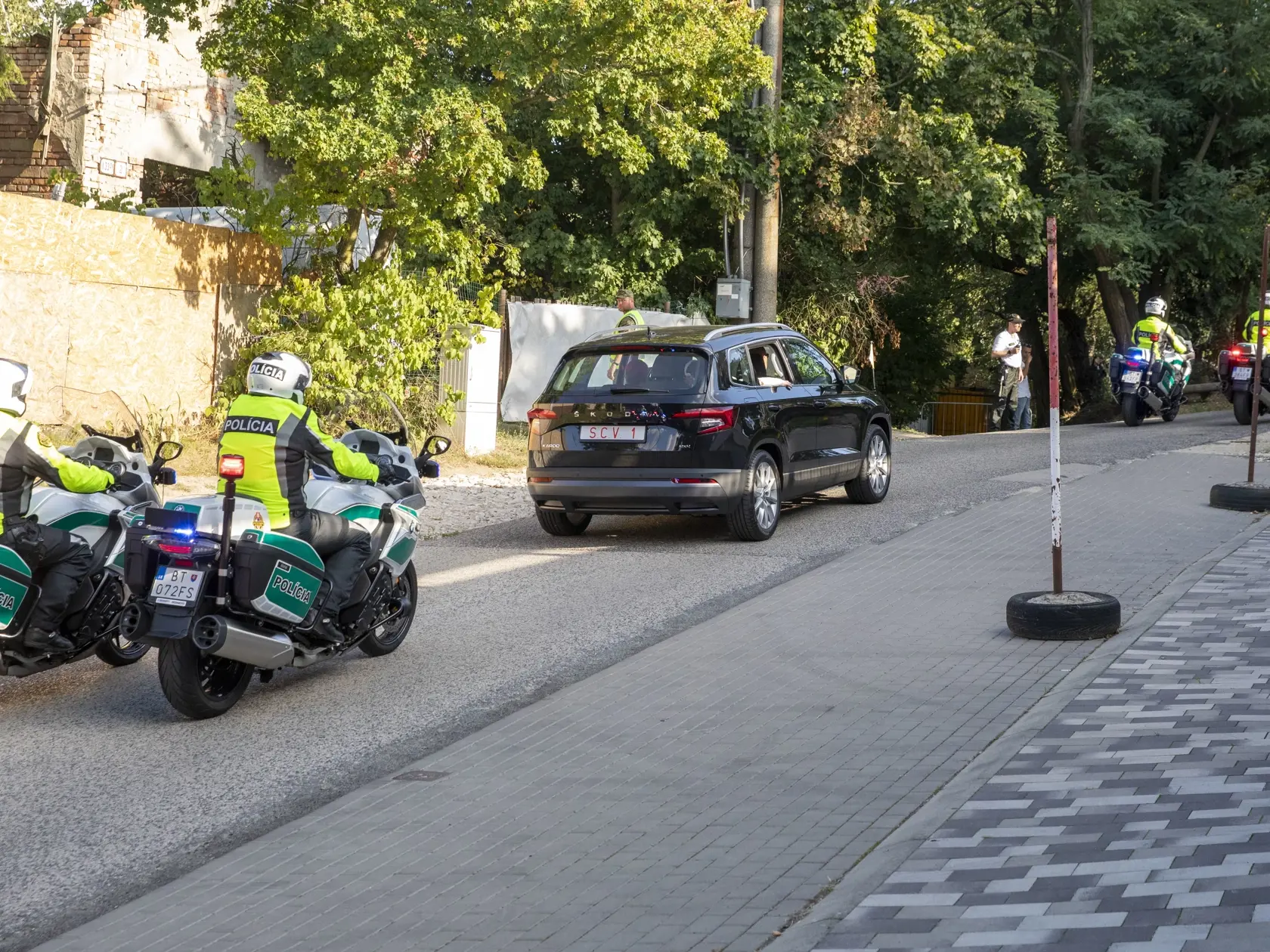 Na snímke pápež František prichádza na Apoštolskú nunciatúru v Horskom parku.
