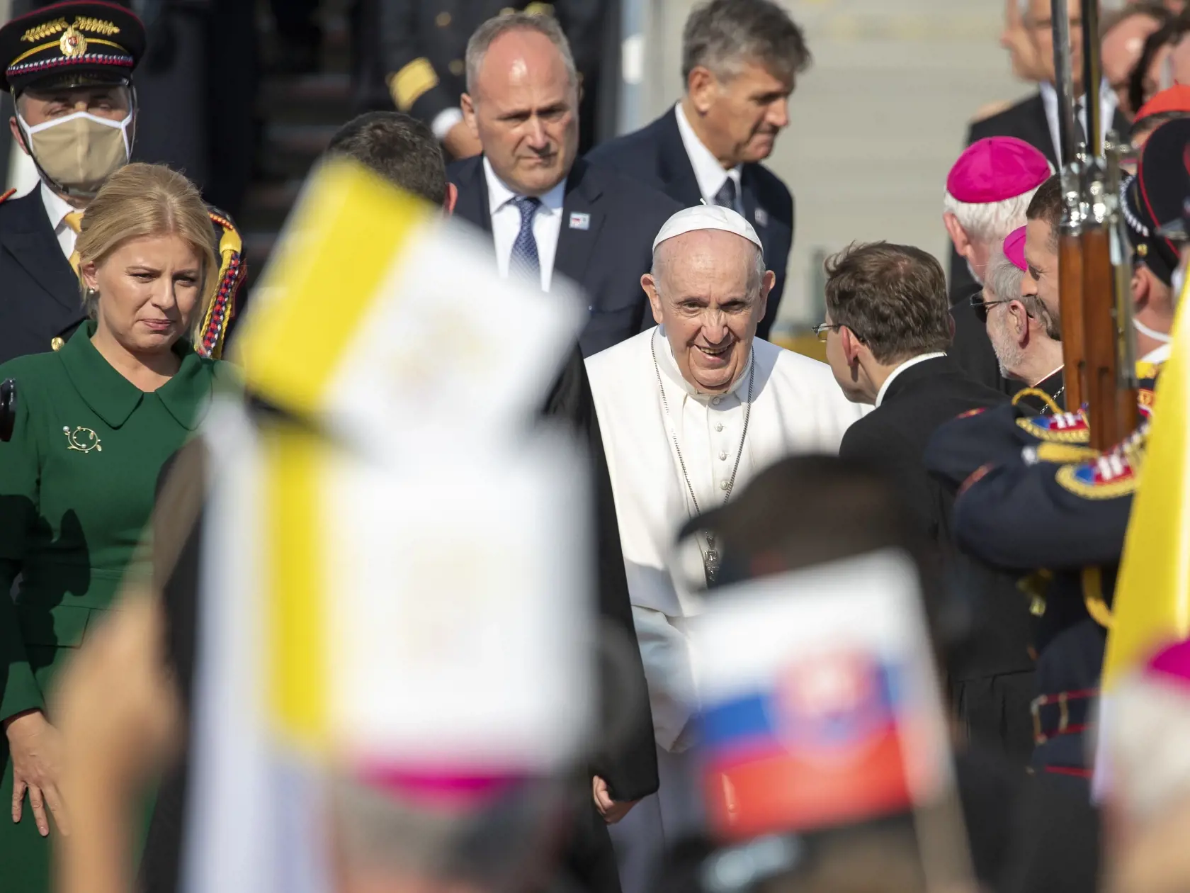 Prílet pápeža Františka na letisko M.R. Štefánika v Bratislave pri príležitosti trodňovej apoštolskej návštevy Slovenska. 