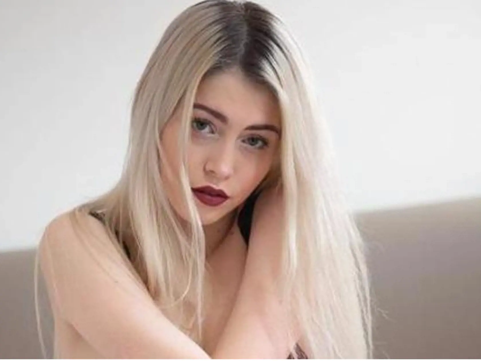 Vanessa v súťaži pokračuje napriek bolesti a smútku.