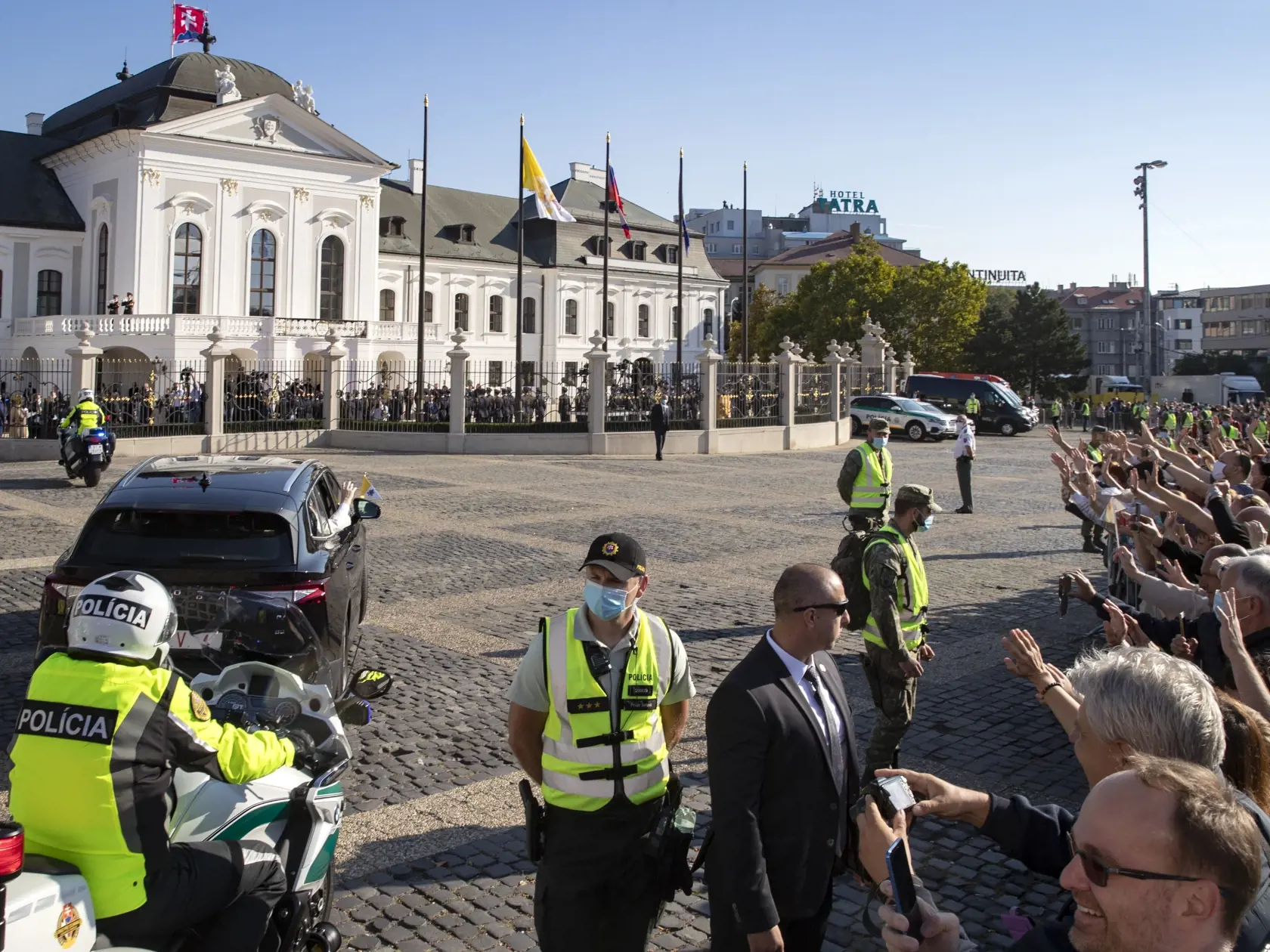 Prijatie pápeža Františka prezidentkou Zuzanou Čaputovou v priestoroch Prezidentského paláca v Bratislave pri príležitosti jeho trojdňovej apoštolskej návštevy Slovenska. 