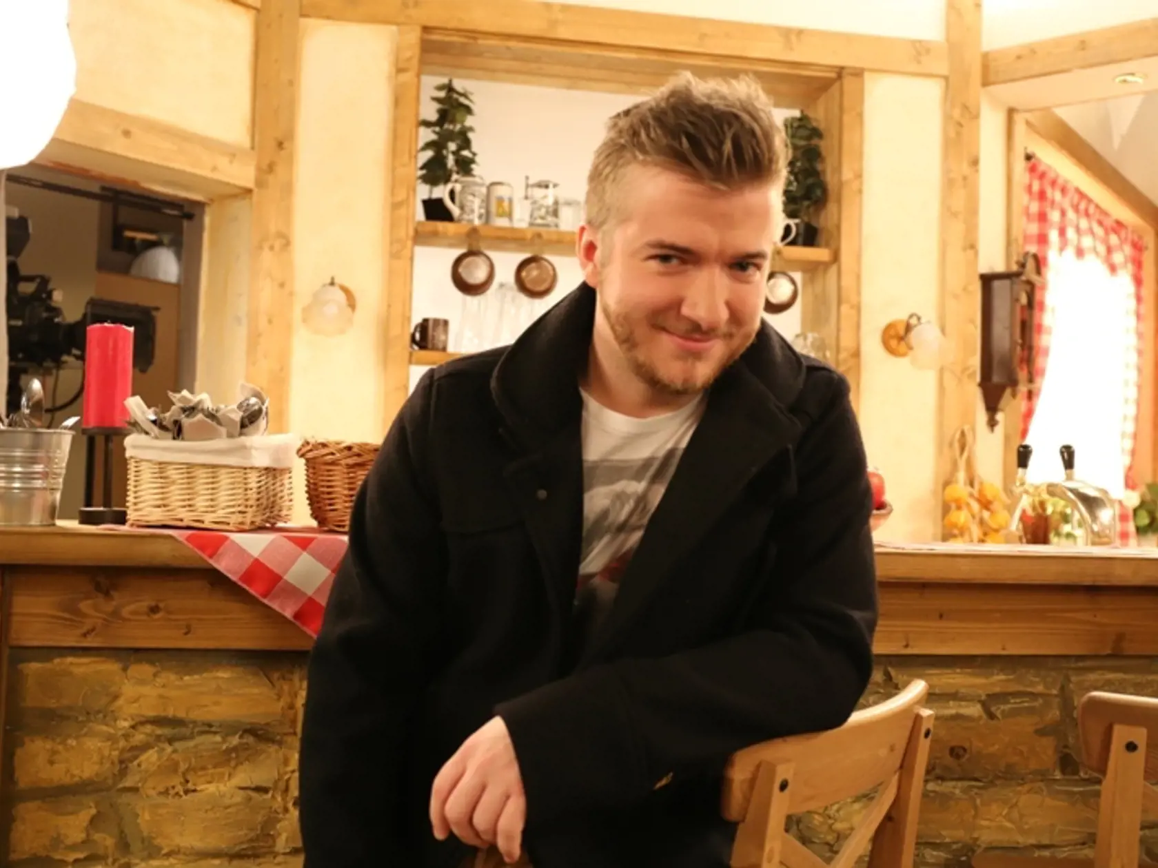 Peter (Martin Madej, 27)
