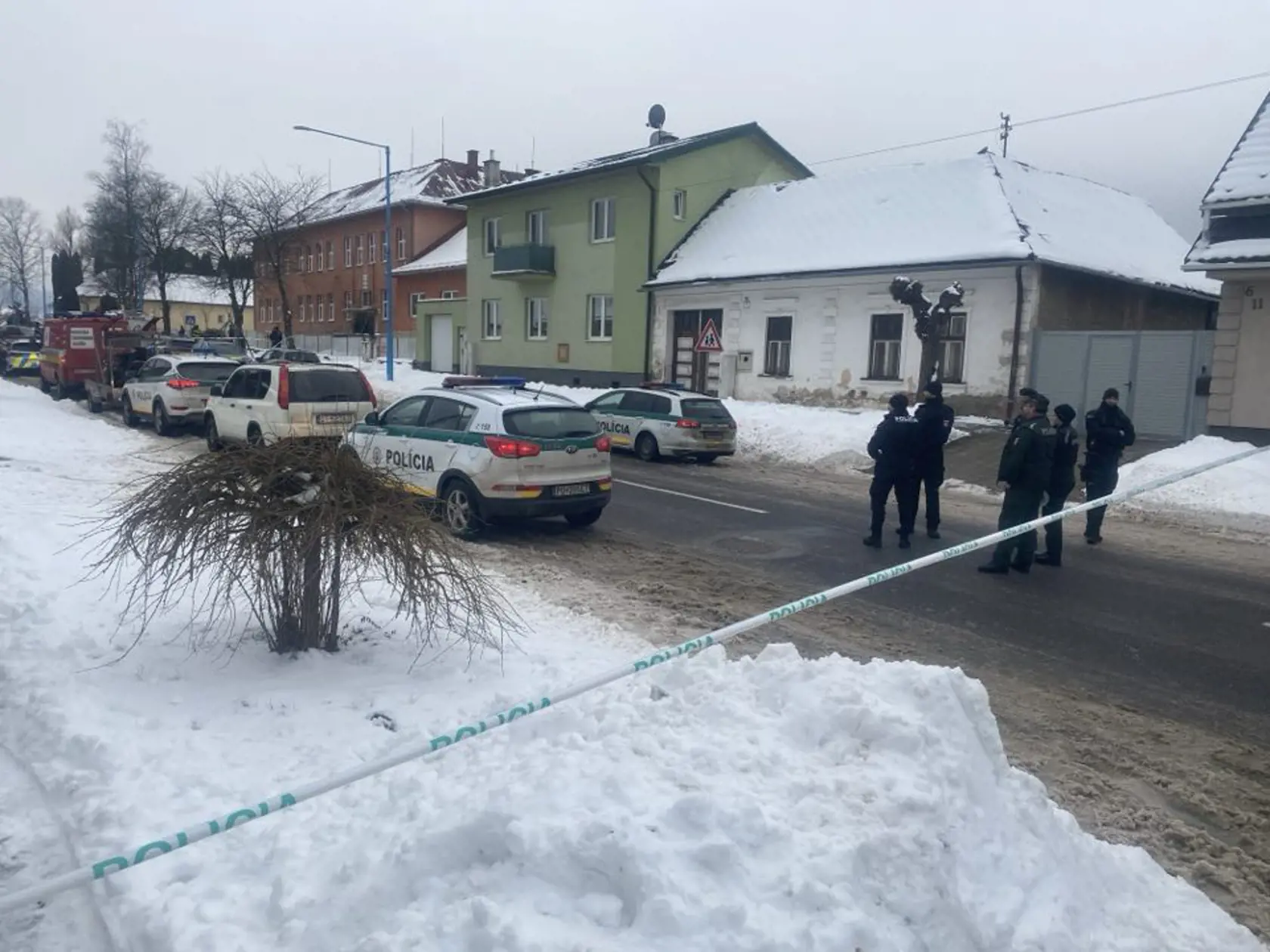 BRIEF: Polícia zadržala podozrivého študenta, ktorý mal útočiť na gymnáziu