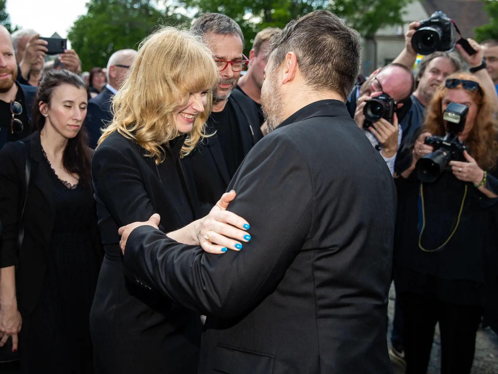 Posledná rozlúčka s českým hercom Josefom Abrhámom v kostole sv. Anežky České na Spořilově v Prahe. Na snimke Anna Geislerová a Josef Abrhám ml.