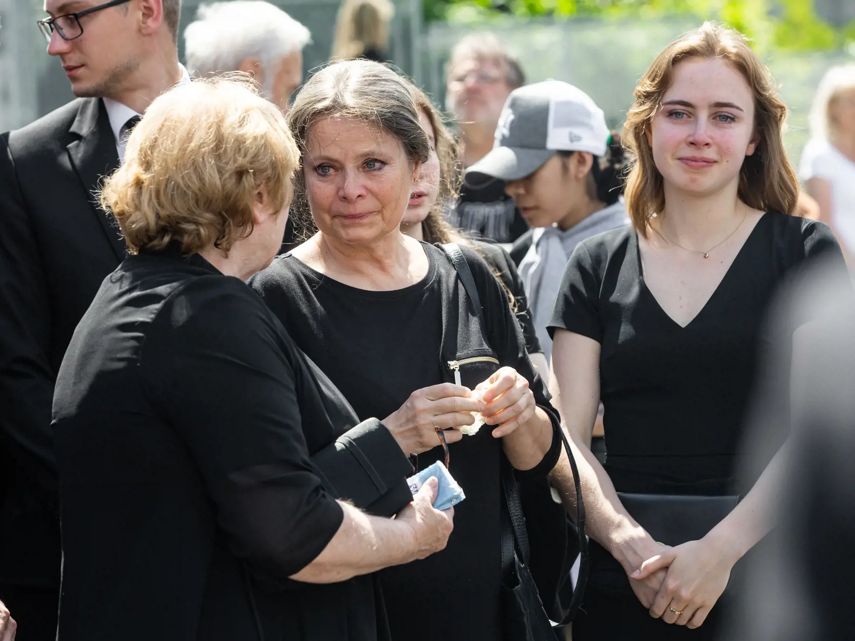 Posledná rozlúčka s českým hercom Josefom Abrhámom v kostole sv. Anežky České na Spořilově v Prahe. Na snímke Miroslava Šafránková.