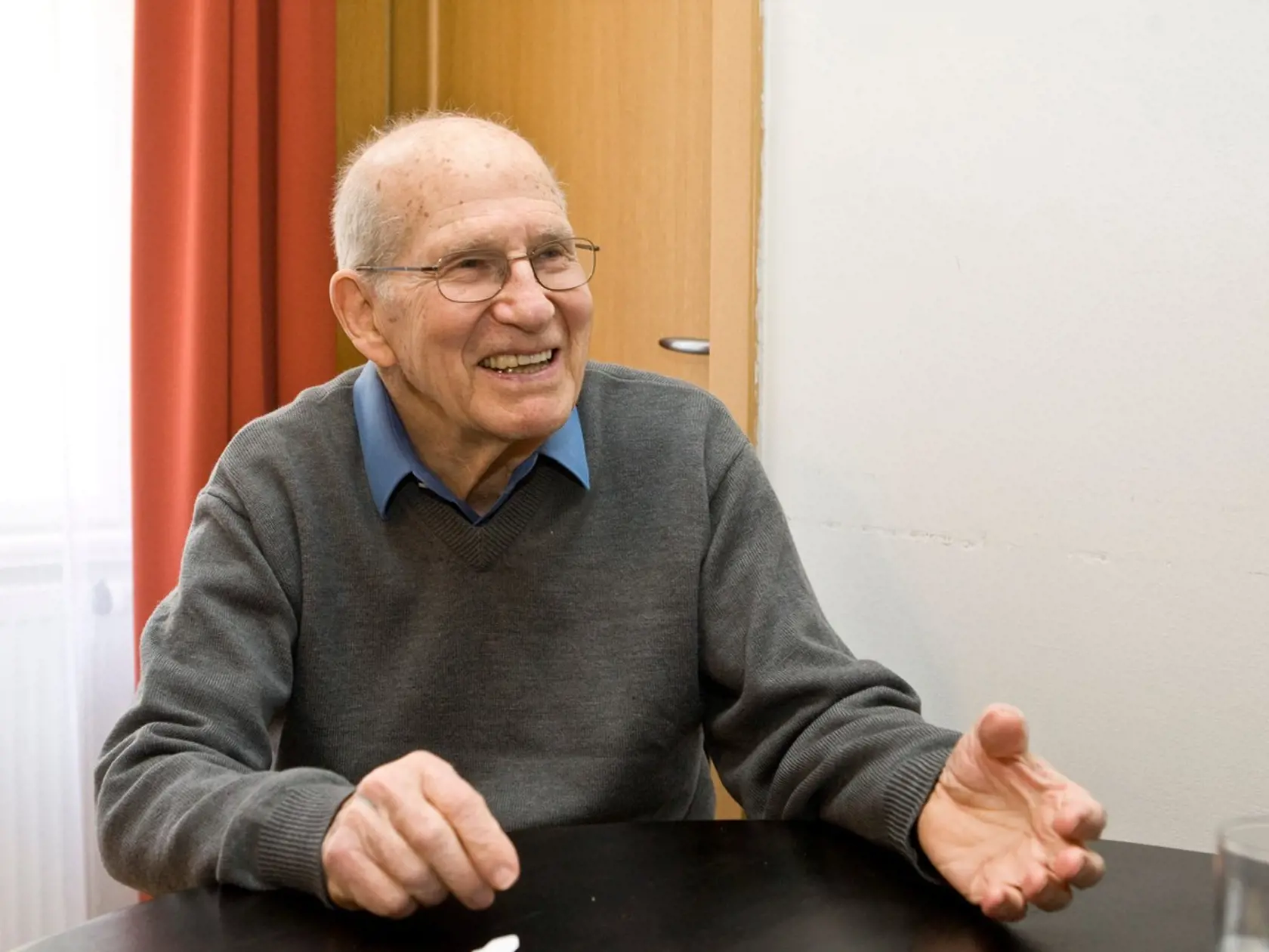 Benjamin Abeles sa do Británie dostal v transporte židovských detí, ktorý zorganizoval Nicholas Winton. Zachránil tak dohromady 669 detí.