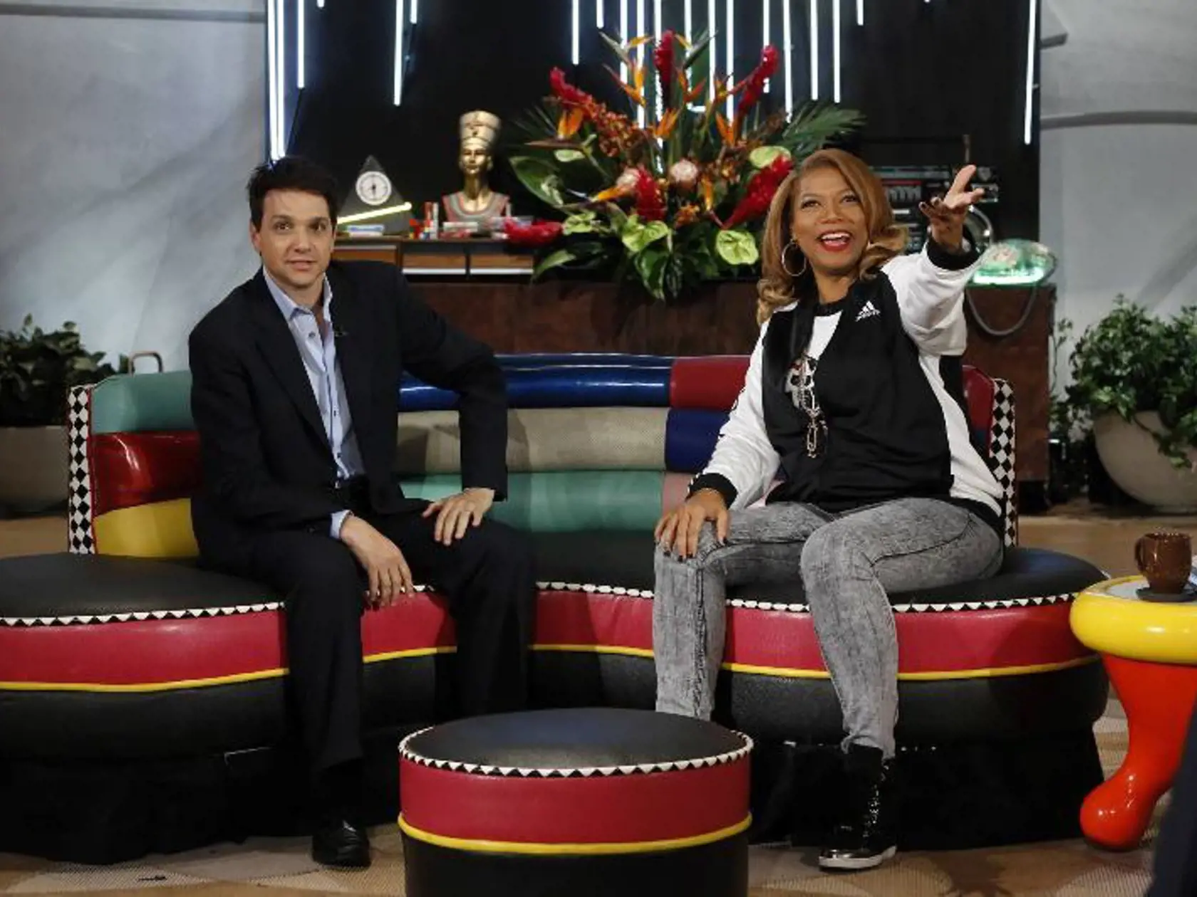 Súčasnosť: Predstaviteľ Karate Kida Ralph Macchio na fotke s Queen Latifah.