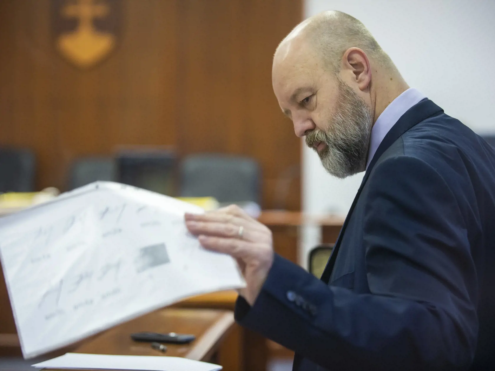Obžalovaný podnikateľ a bývalý riaditeľ TV Markíza Pavol R. pred pojednávaním v kauze falšovania televíznych zmeniek na Špecializovanom trestnom súde v Pezinku 10. februára 2020.