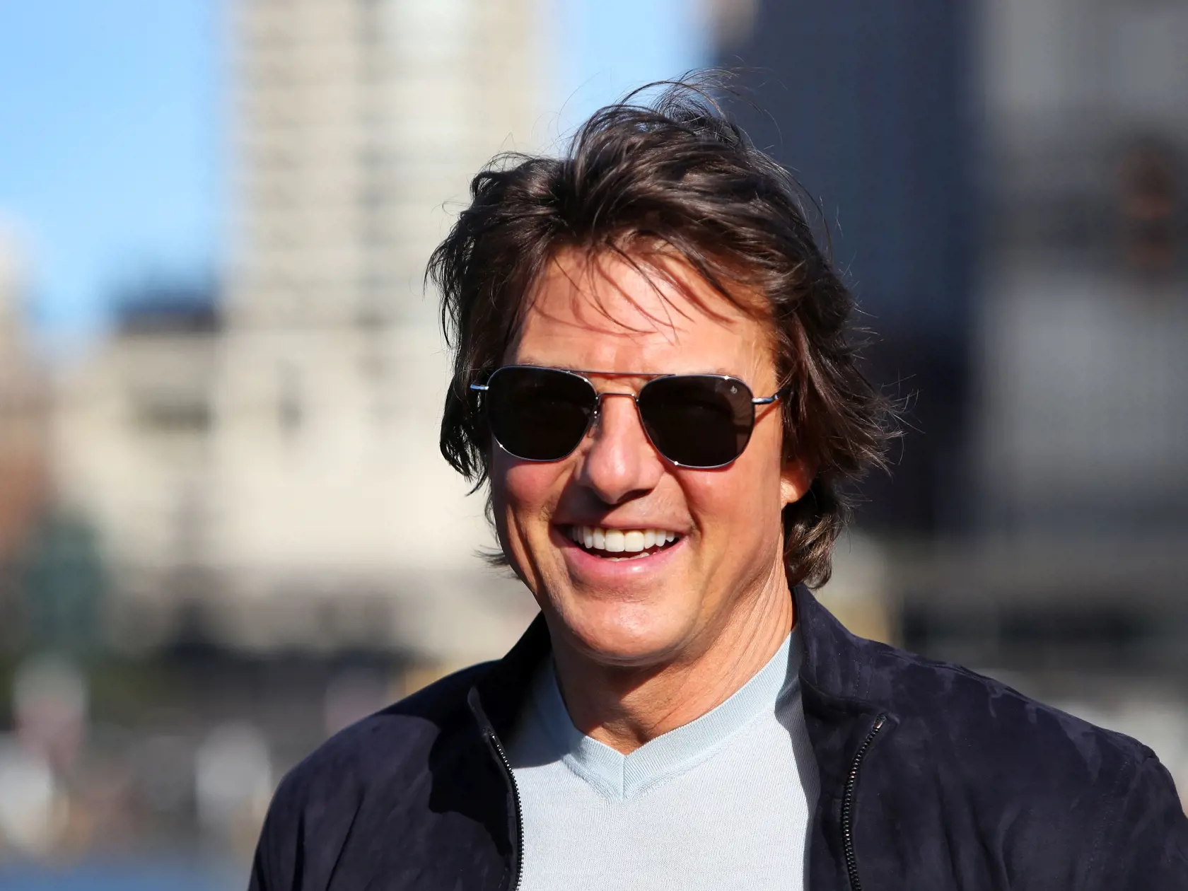 Obľúbený hollywoodsky herec Tom Cruise má rok po šesťdesiatke, no po jeho boku sa objavuje už pár mesiacov mladá ruská boháčka Elsina Khayrová. Len 36-ročná kráska mala vraj hercovi úplne poblázniť hlavu.