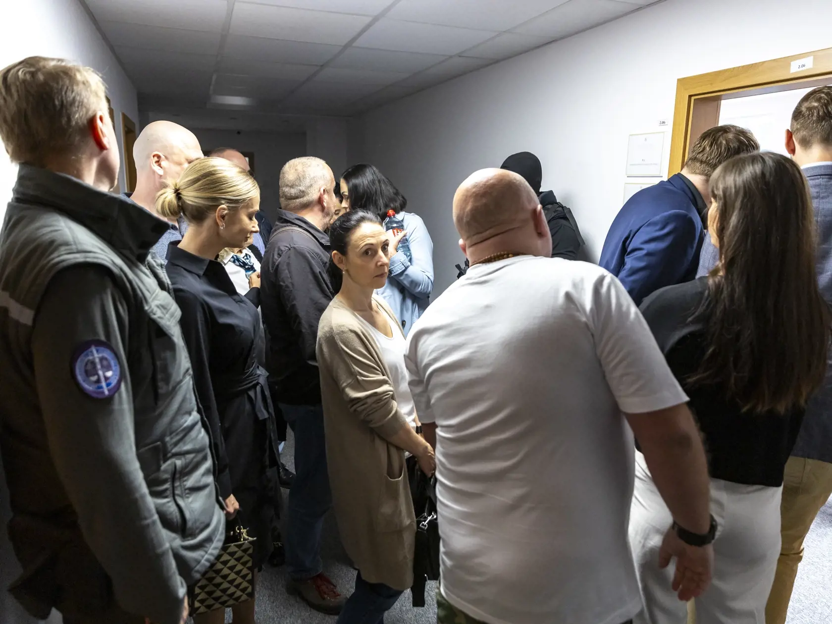 Priestor vyhradený pre verejnosť bol obsadený až do posledného miesta. Všetci prítomní prijali definitívny verdikt s viditeľnou úľavou.