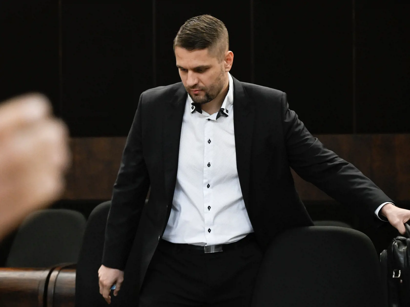 "Aby táto vec skončila v čo najkratšej dobe, preto som aj súhlasil, aby sa pojednávanie nemuselo opakovať od začiatku, môžeme pokračovať tam, kde sme skončili, ale tým, že by konanie pokračovalo pred nezákonným sudcom, by sa na konci dňa aj tak muselo opakovať od začiatku," vysvetlil minulý rok po pojednávaní obžalovaný Puškár.