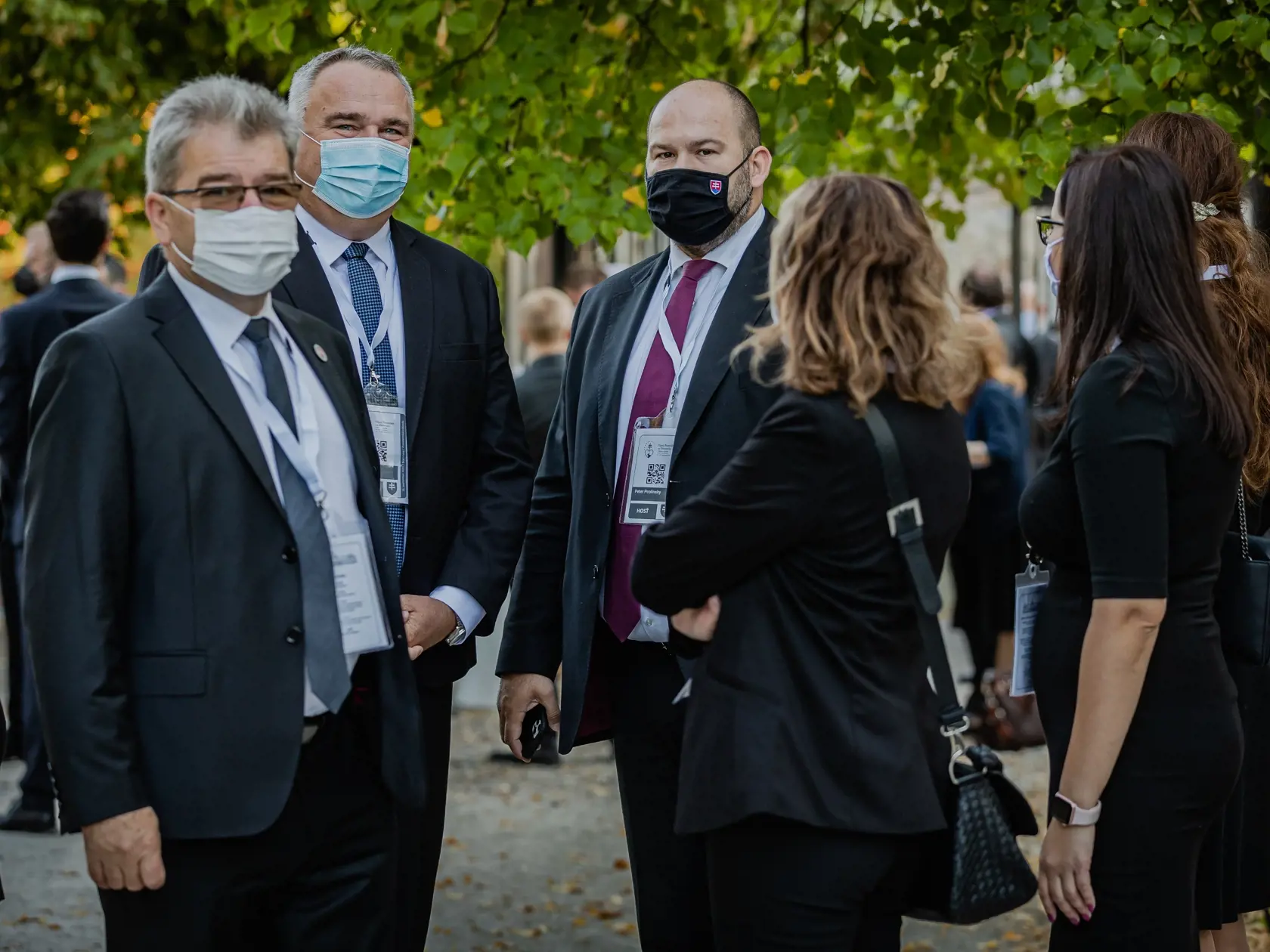 Pápež František sa v pondelok 13.9. 2021 zúčastnil oficiálneho prijatia u Prezidentky Slovenskej republiky Zuzany Čapautovej a následného stretnutia s osobnosťami politického, spoločonského aj kultúrnehon života v záhrade Prezidentského paláca. Na snímke poslanec NRSR Peter Pčolinský.