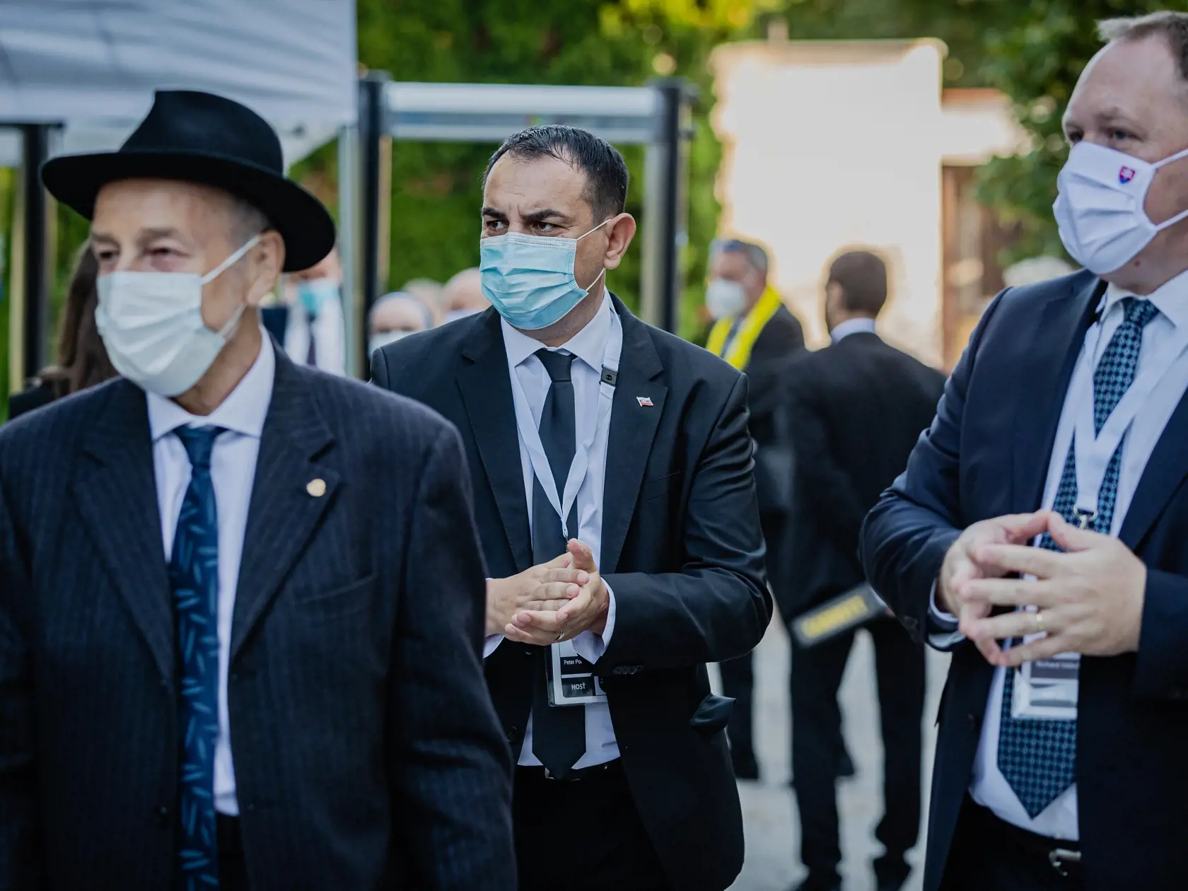 Pápež František sa v pondelok 13.9. 2021 zúčastnil oficiálneho prijatia u Prezidentky Slovenskej republiky Zuzany Čapautovej a následného stretnutia s osobnosťami politického, spoločonského aj kultúrnehon života v záhrade Prezidentského paláca. Na snímke poslanec Európskeho parlamentu Peter Polák.