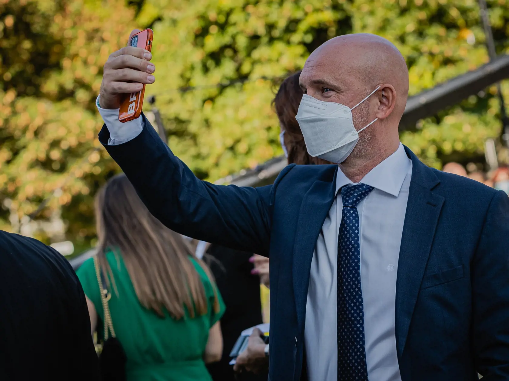 Pápež František sa v pondelok 13.9. 2021 zúčastnil oficiálneho prijatia u Prezidentky Slovenskej republiky Zuzany Čapautovej a následného stretnutia s osobnosťami politického, spoločonského aj kultúrnehon života v záhrade Prezidentského paláca. Na snímke minister školstva, vedy, výskumu a športu Slovenskej republiky Branislav Gröhling.