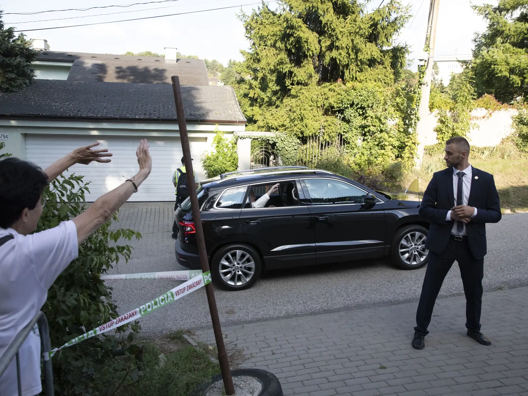 Na snímke pápež František prichádza na Apoštolskú nunciatúru v Horskom parku
