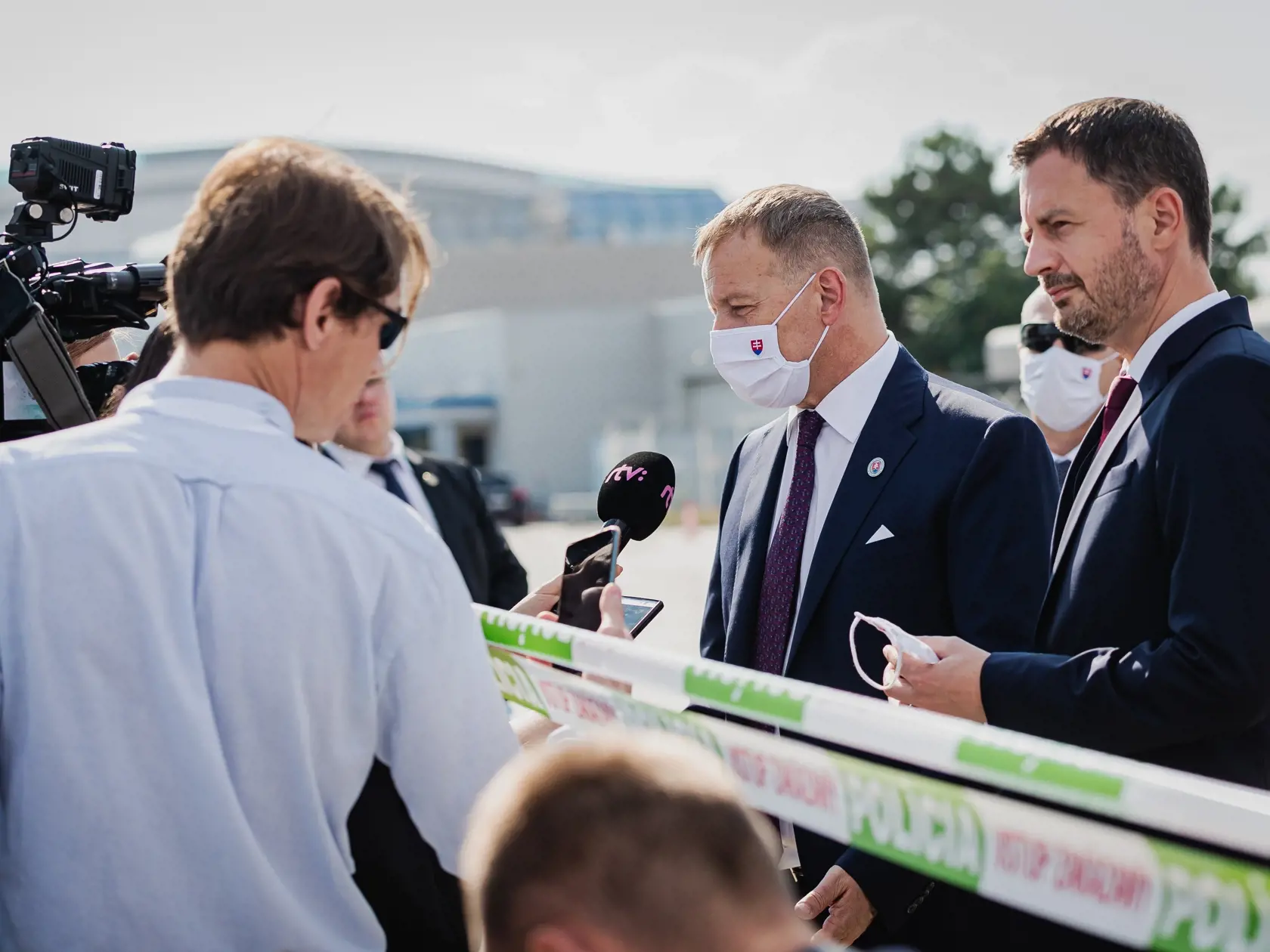 Pápež František priletel v nedeľu 12.9. 2021 na štvordňovú návštevu Slovenskej republiky. Na snímke predseda NRSR Boris Kollár a premiér Eduard Heger.