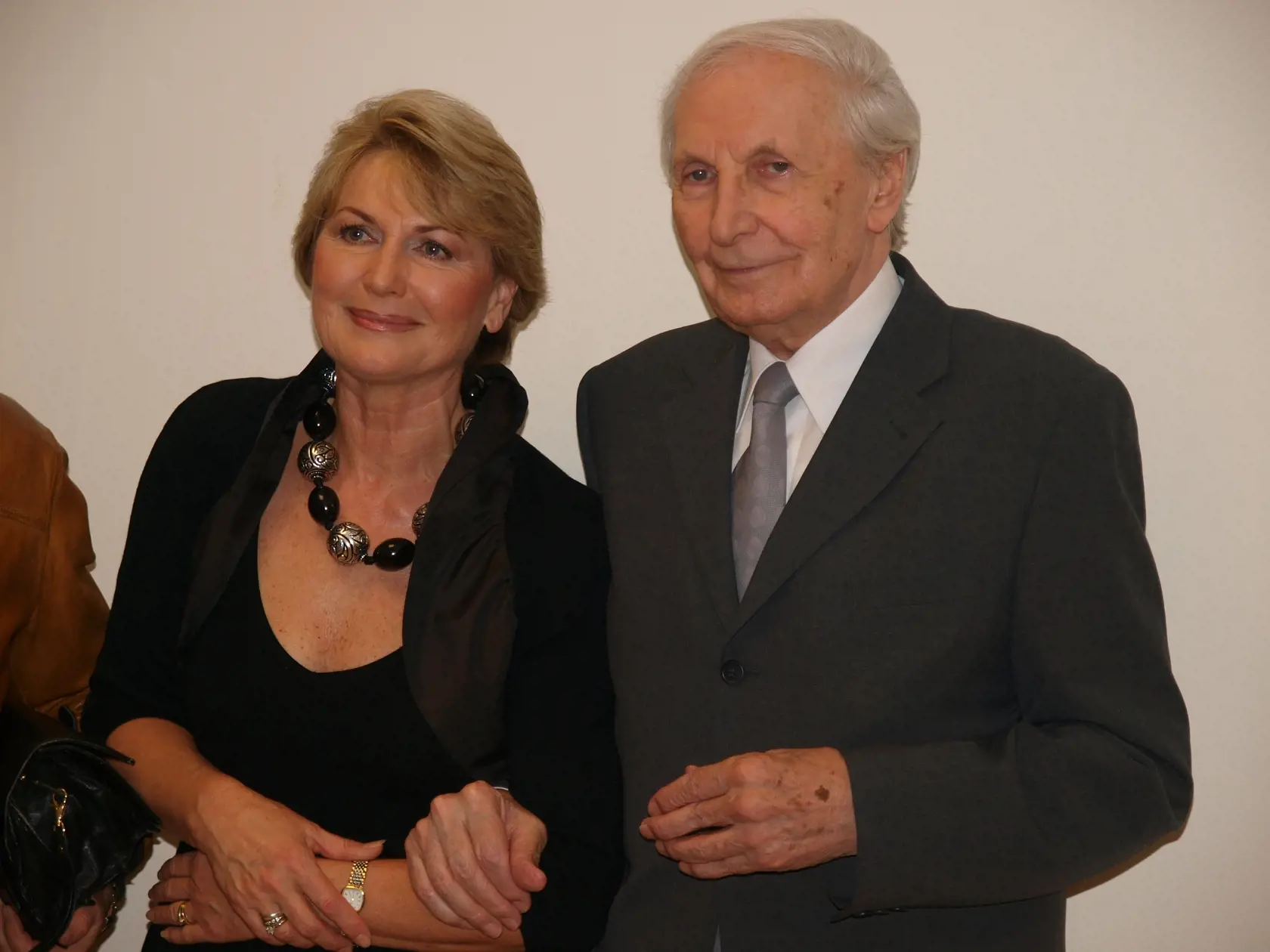 S Eliškou Balzerovou si zahral v kultovej Nemocnici na okraji mesta.