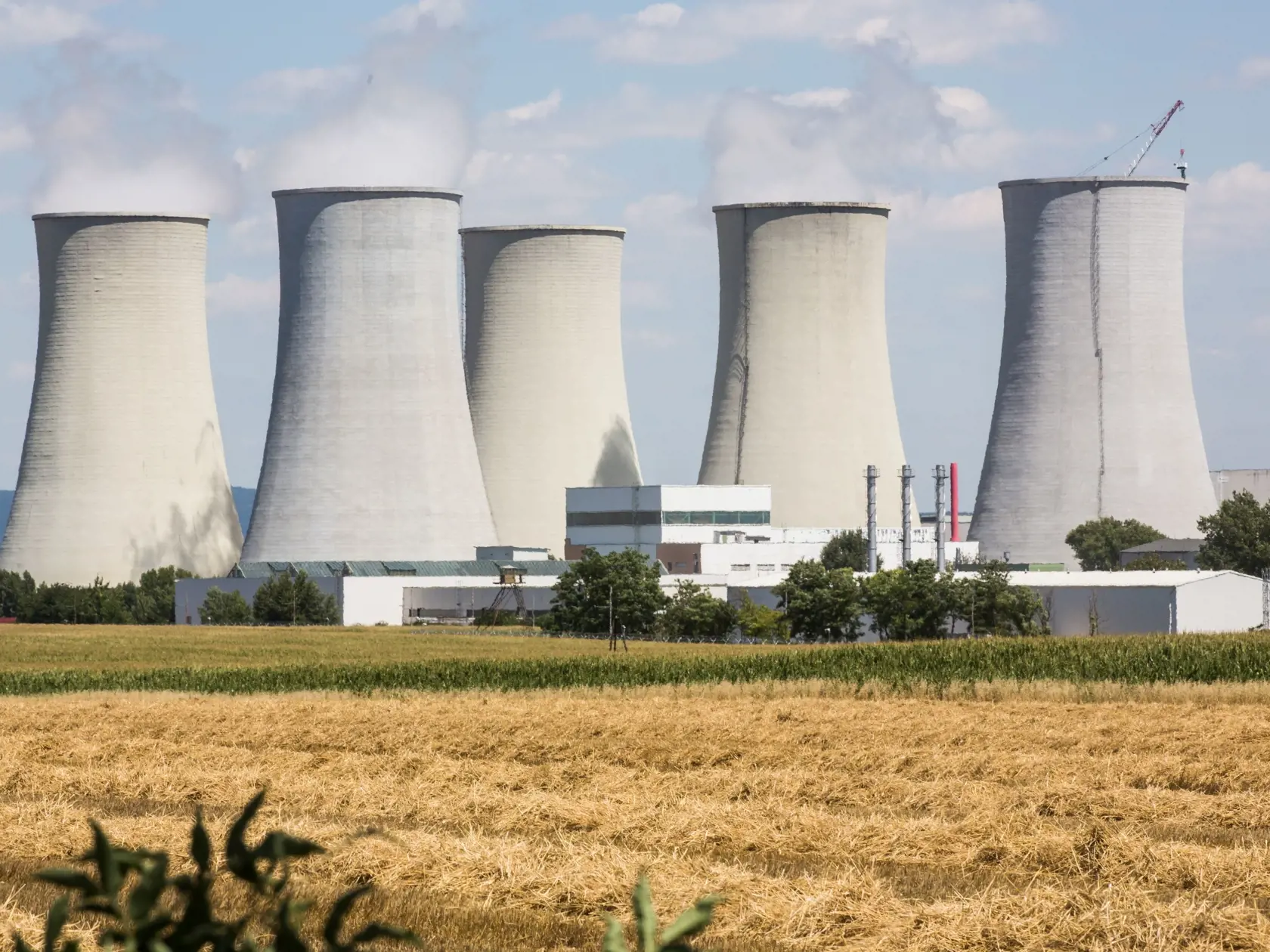Atómová elektráreň: Okrem nej je v Jaslovských Bohuniciach sklad  vyhoreného jadrového paliva.
