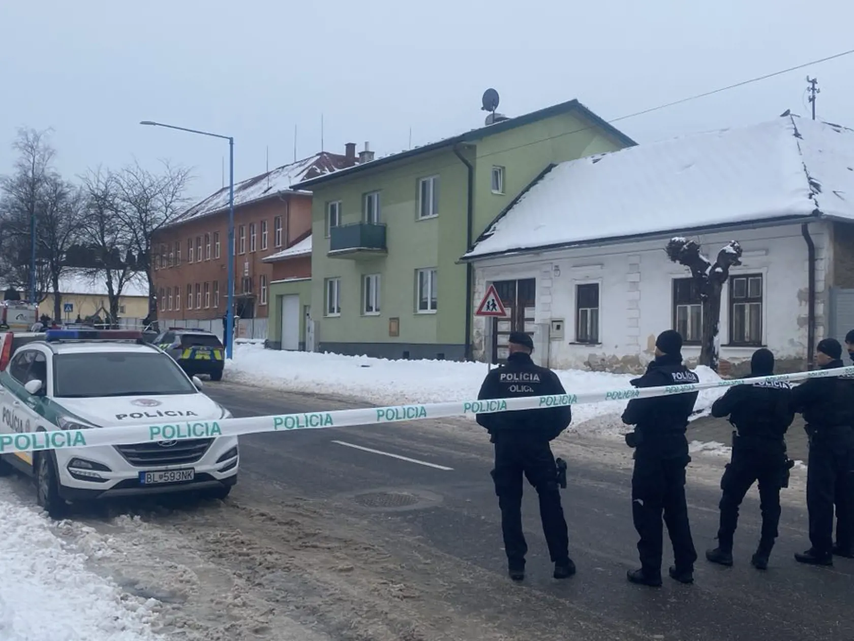 BRIEF: Polícia zadržala podozrivého študenta, ktorý mal útočiť na gymnáziu