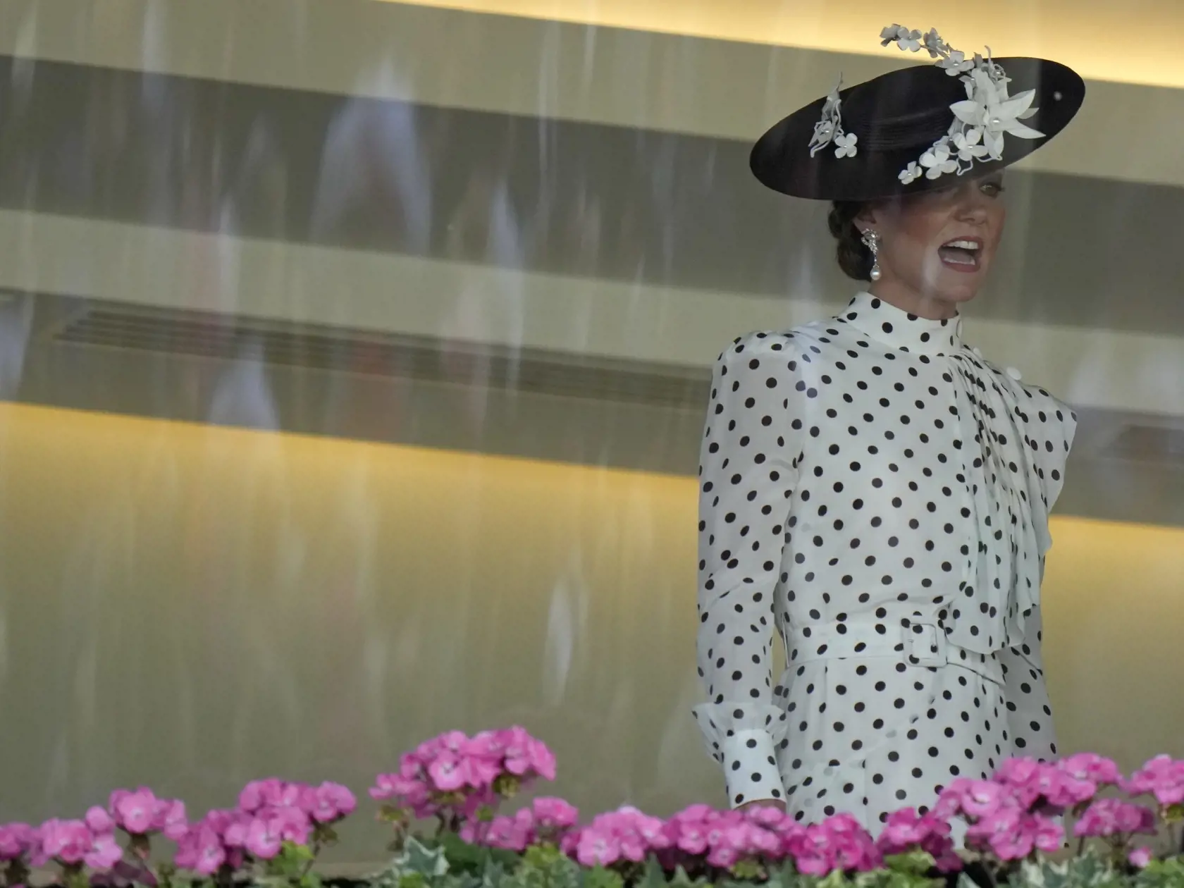 Očarujúca vojvodkyňa Kate sa inšpirovala outfitom princeznej Diany z roku 1988.