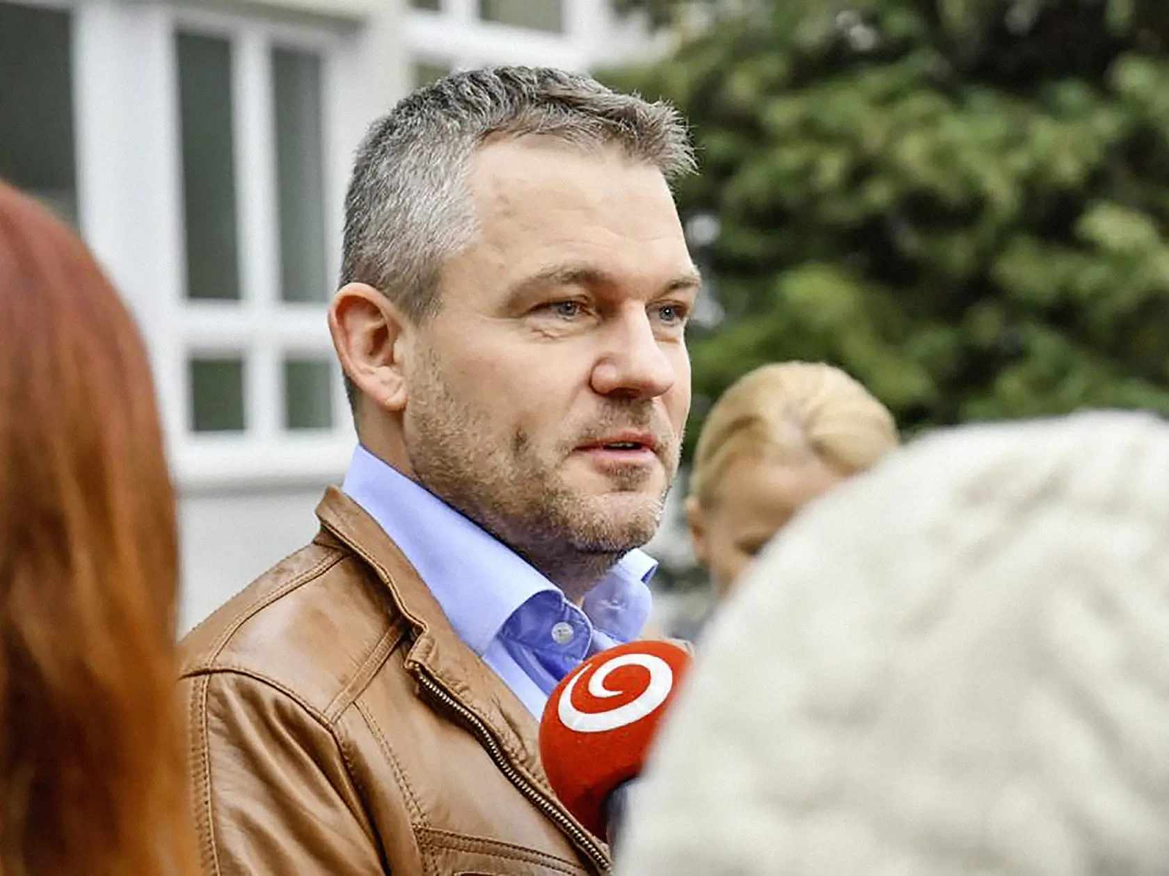 Peter Pellegrini so strniskom.