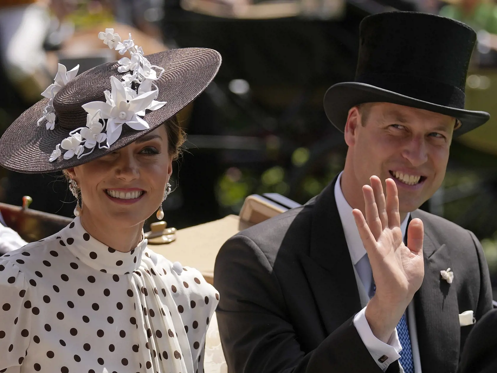 Princ William s manželkou Kate rozdávali úsmevy.