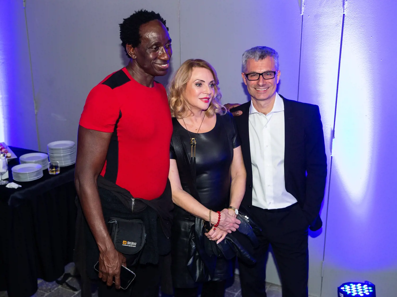 Krst nového CD speváčky Liny Mayer v jednom z bratislavských podnikov. Na snímke Ibrahim Maiga, Zdena Studenková a Braňo Kostka.