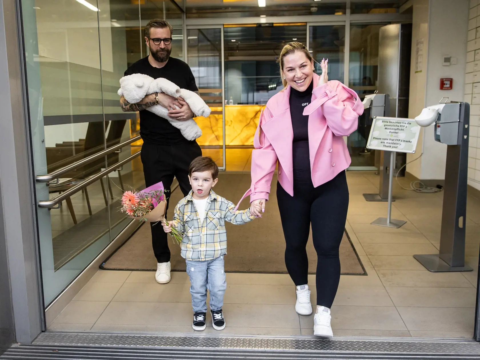 Takto si z viedenskej kliniky odnášala rodina nového člena - malú Ninku.