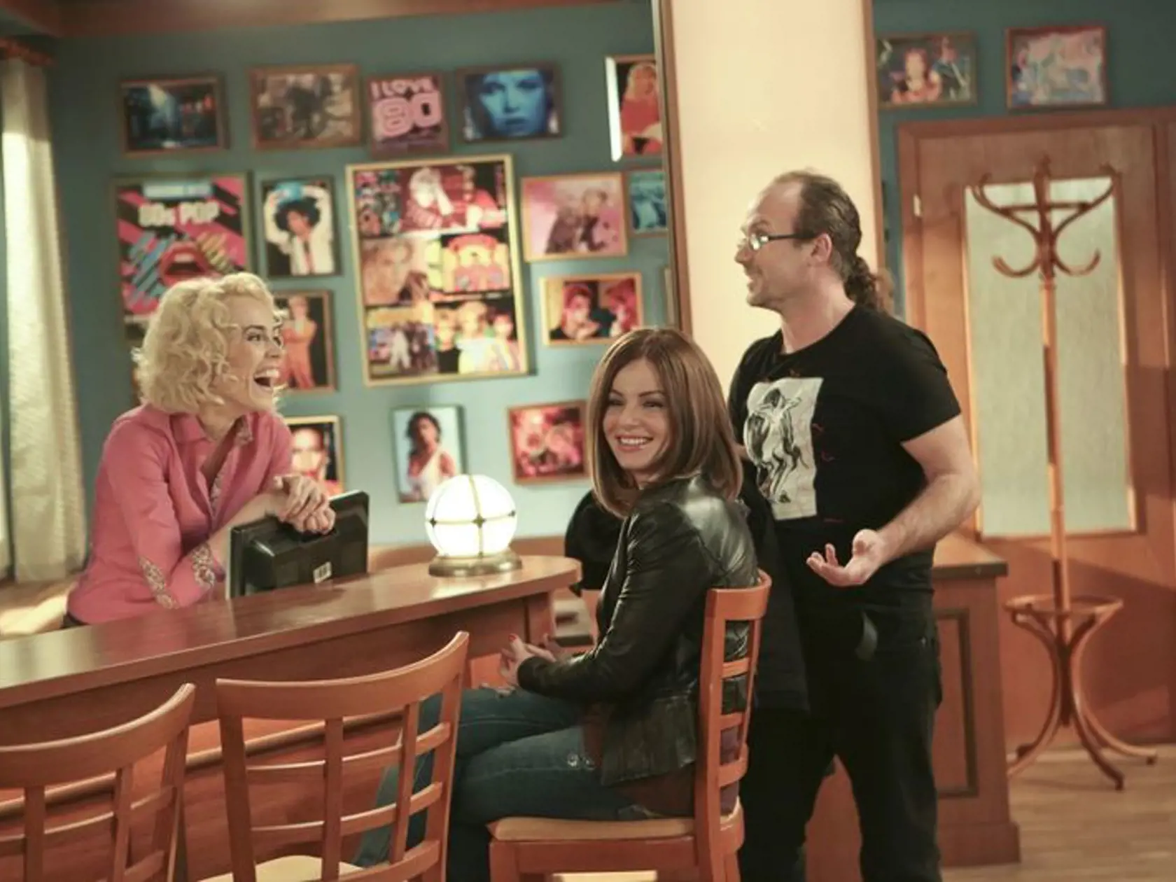 Julia Volkova a Kuko z Horkýže slíže si zahrali v Paneláku.