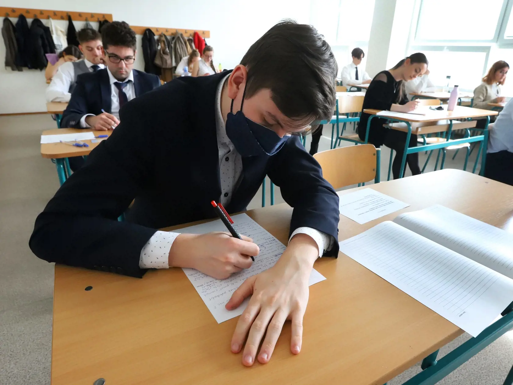 Tento jav môže súvisieť aj s tým, že gymnazisti sa po maturite rozhodli pre tzv. gapyear a plánujú pokračovať na vysokej škole v nasledujúcom roku. Preskúmať túto domnienku však budeme môcť až po získaní a spracovaní údajov za dlhšie časové obdobie.